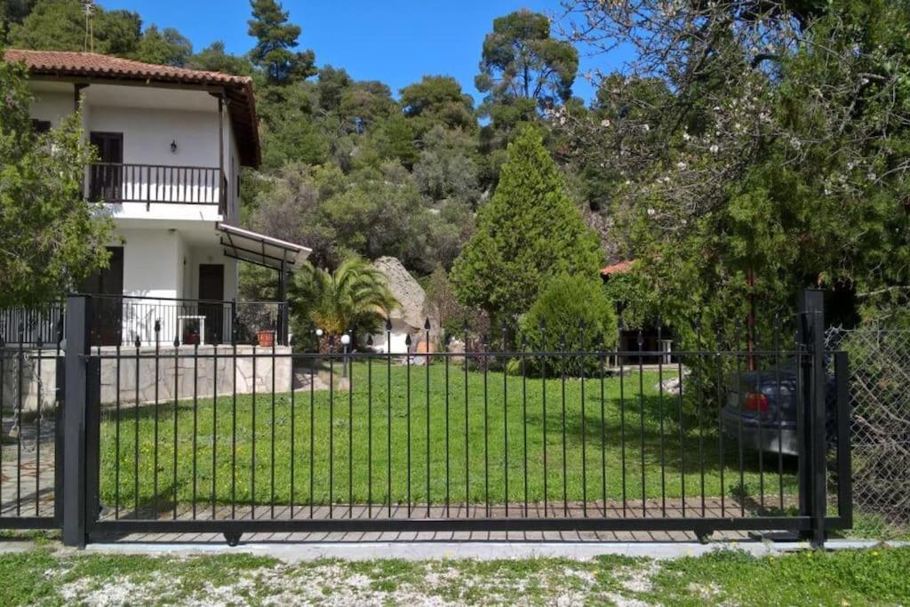 Four-Bedroom House photo 2