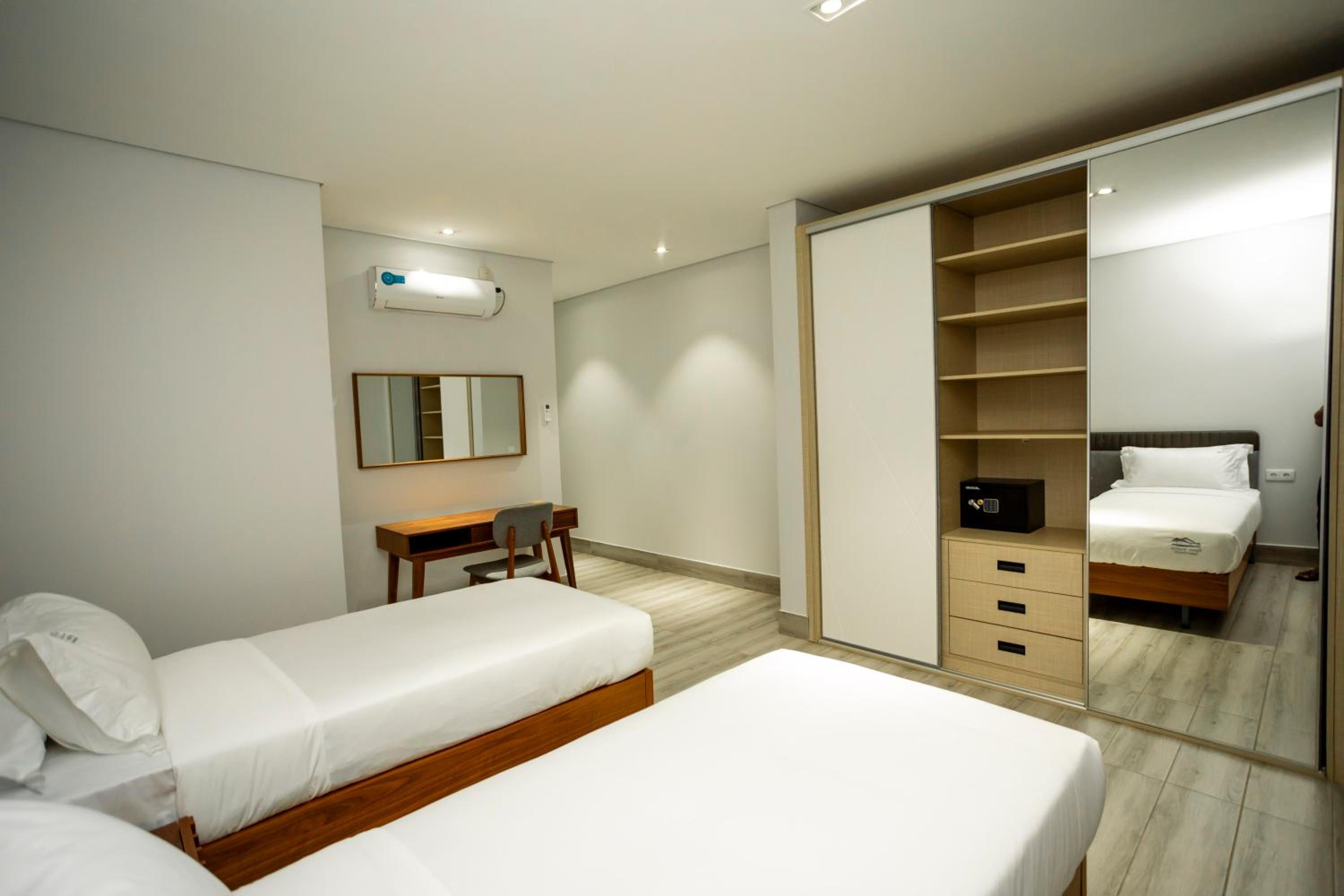 Three-Bedroom Premium Apartment with Balcony photo 3