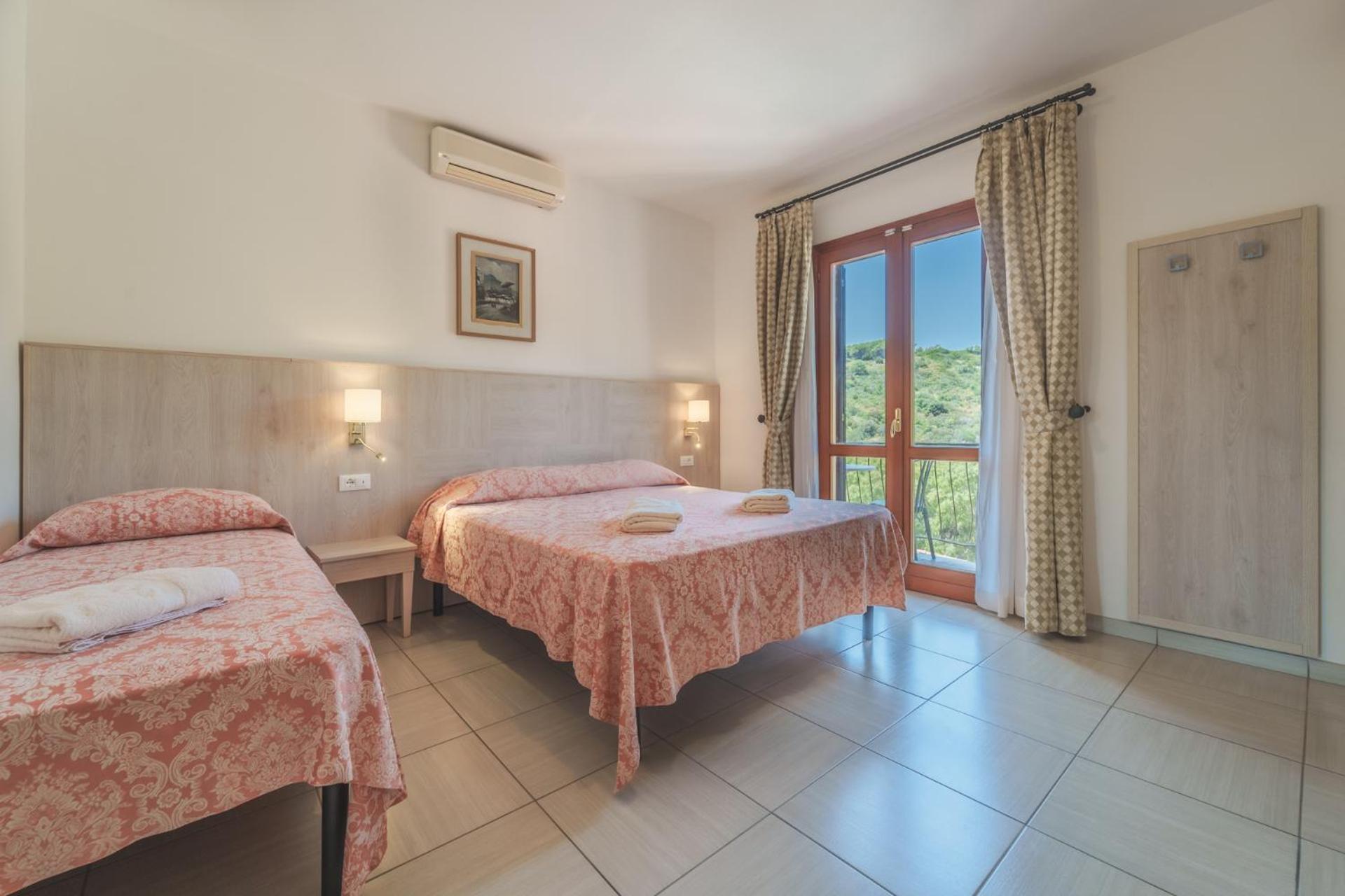 Comfort Triple Room