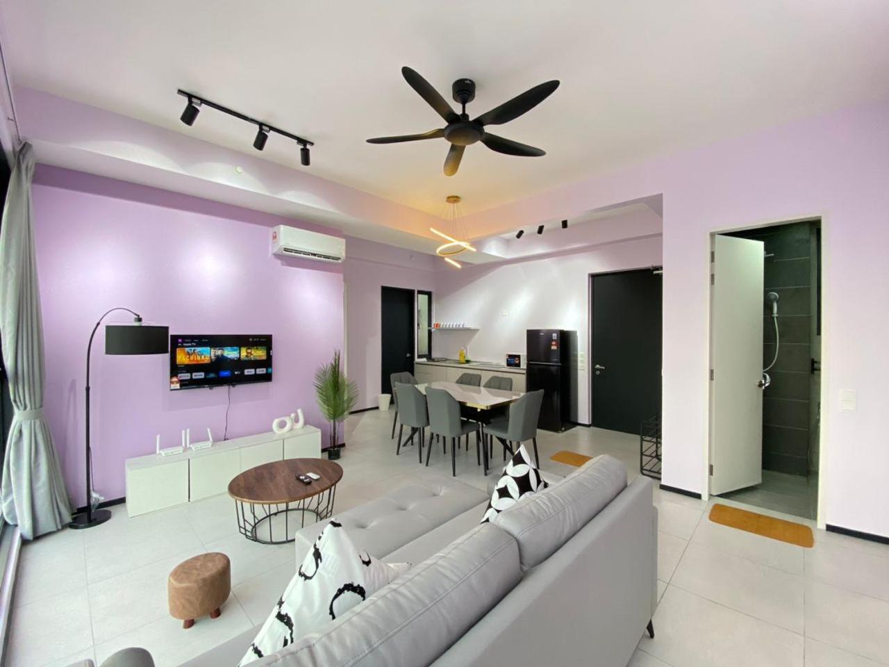 Three-Bedroom Apartment photo 1