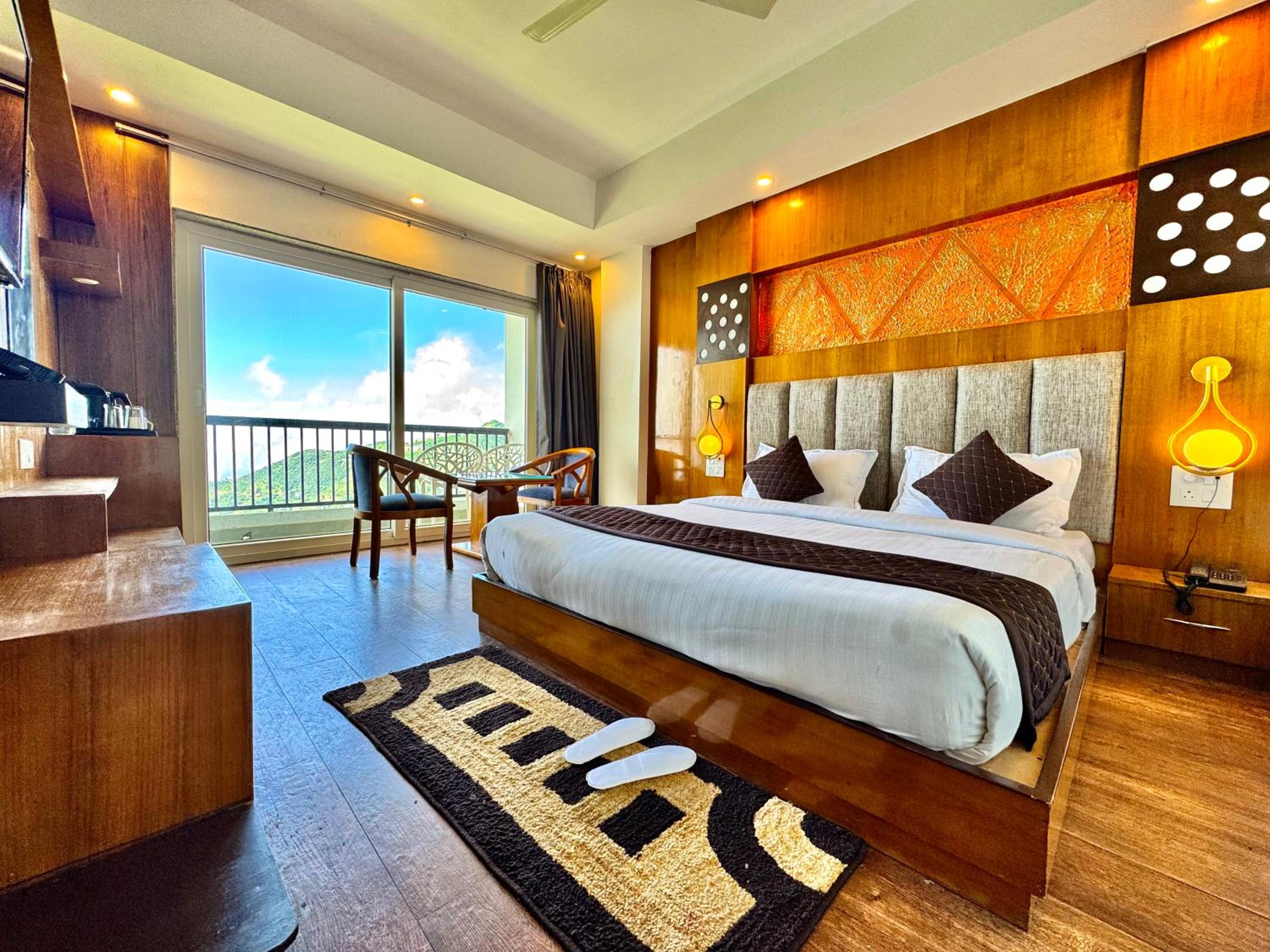 Deluxe Double Room with Balcony