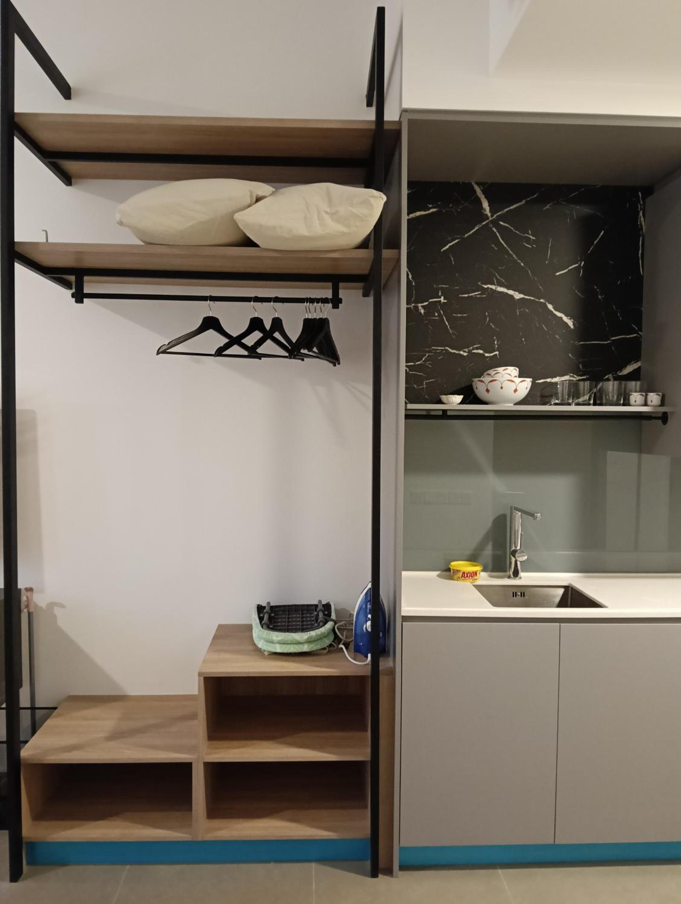One-Bedroom Apartment photo 2