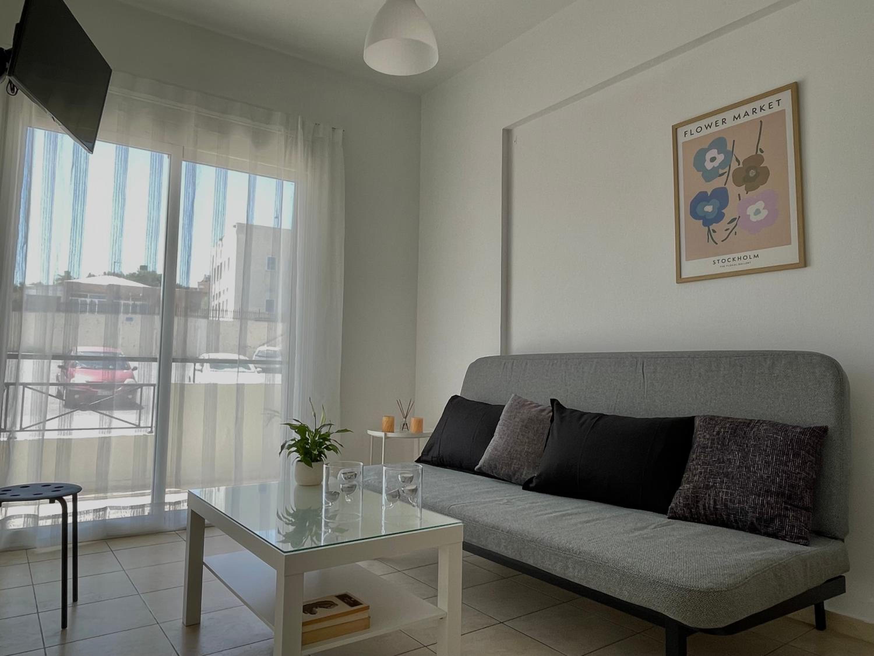 One-Bedroom Standard Apartment photo 3