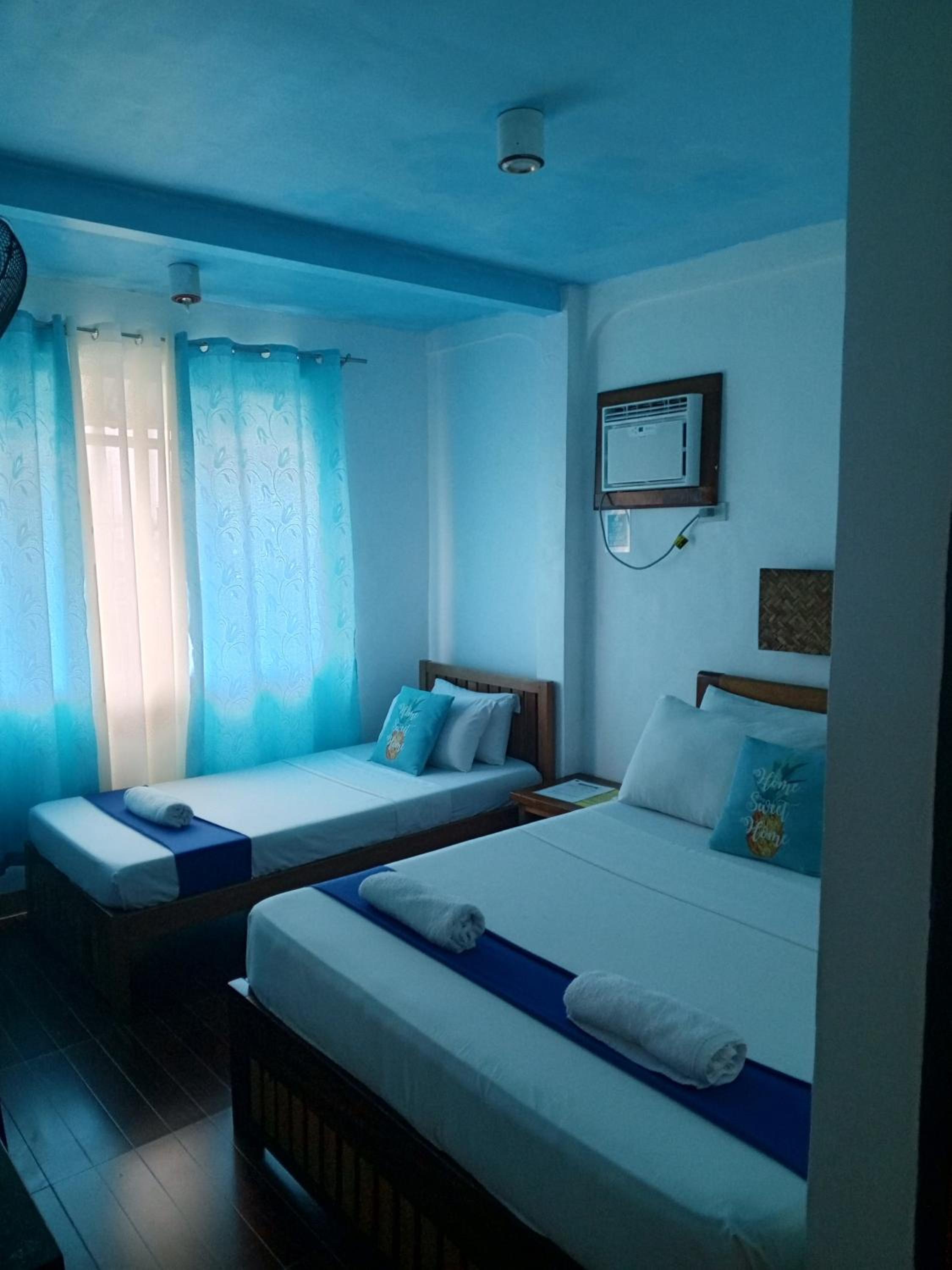 Triple Room with Sea View - Photo 3