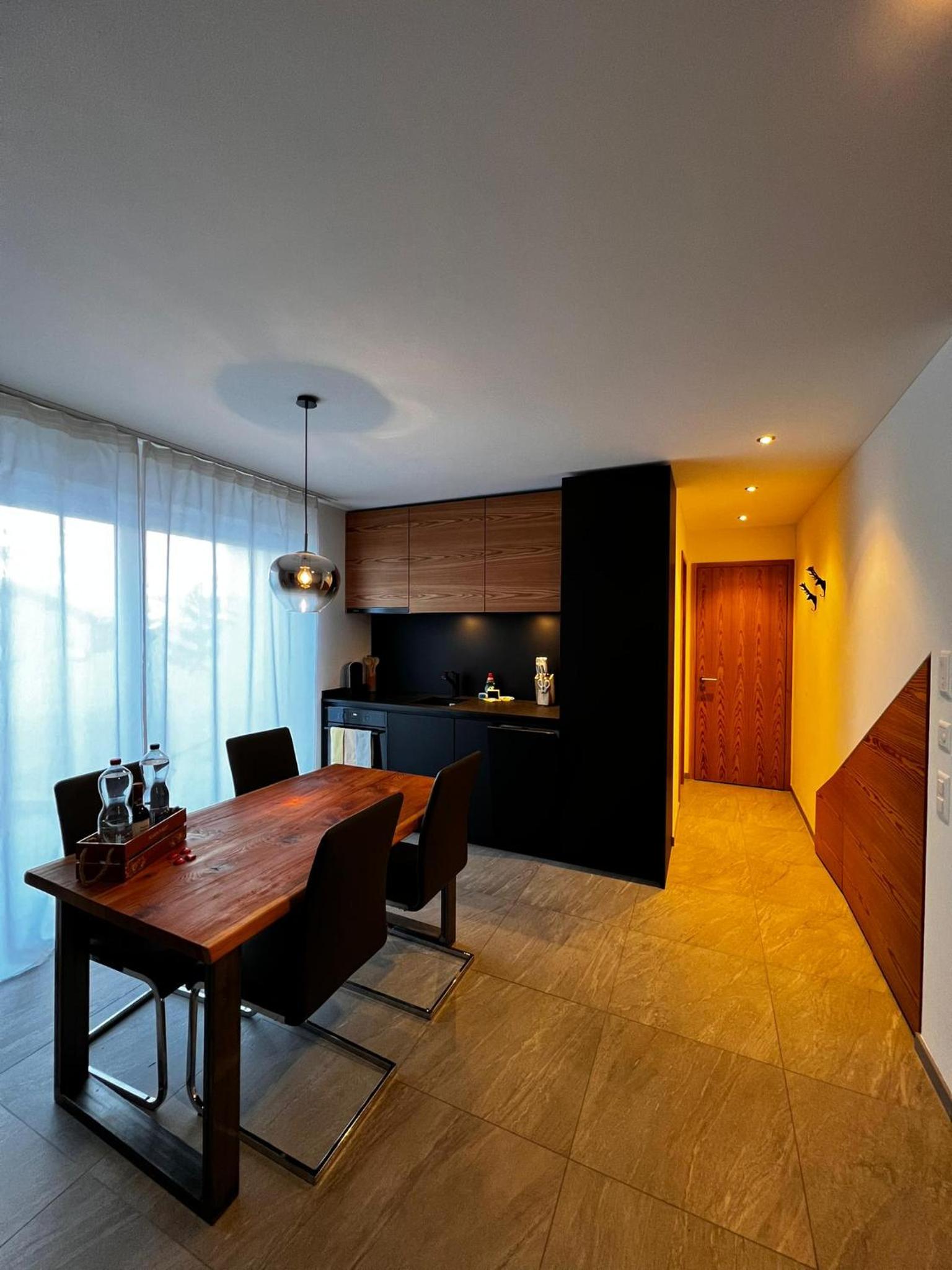 One-Bedroom Apartment photo 3