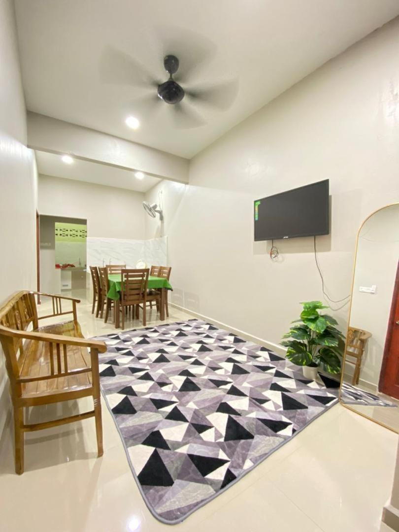 Three-Bedroom House photo 1