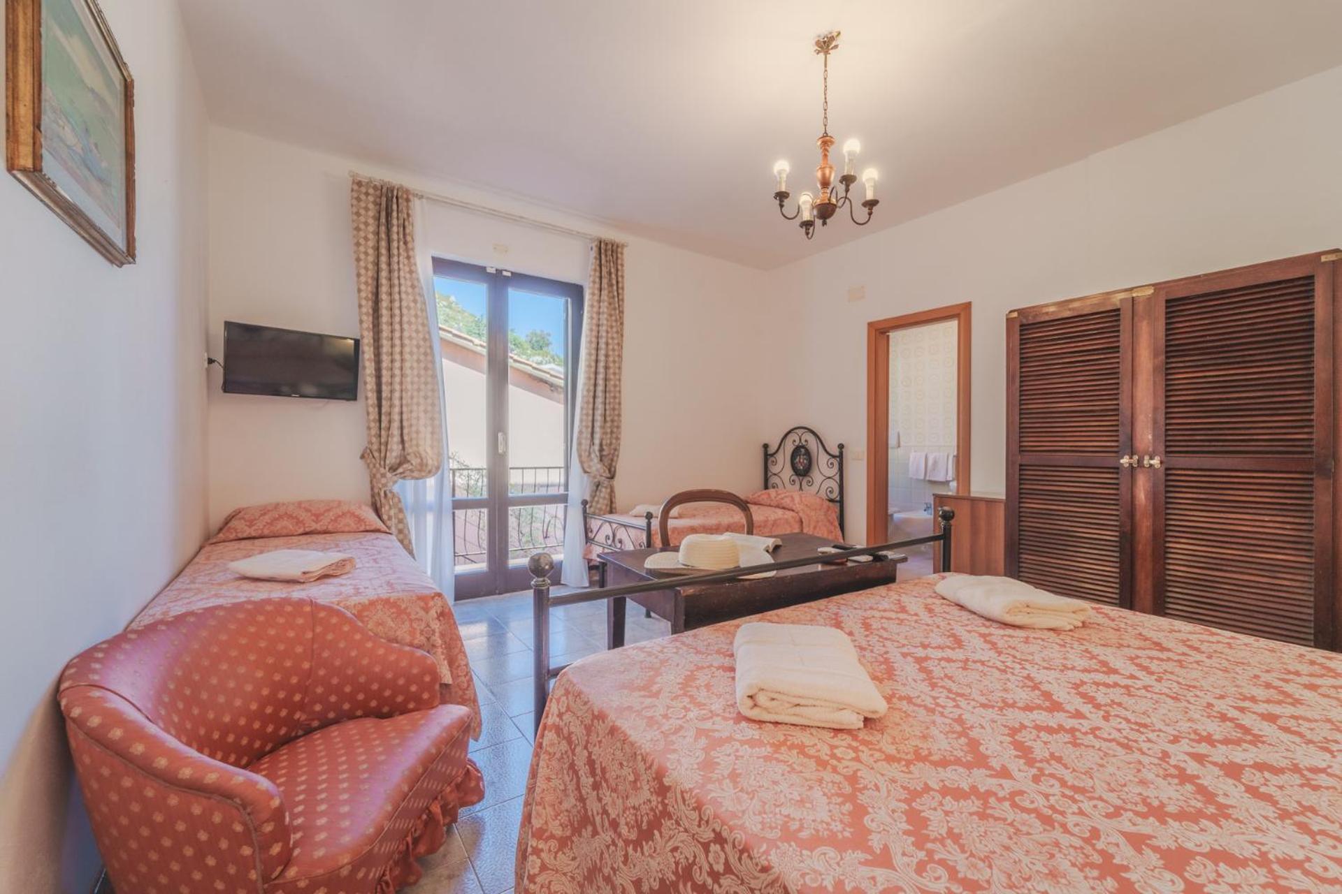Quadruple Room with Sea View