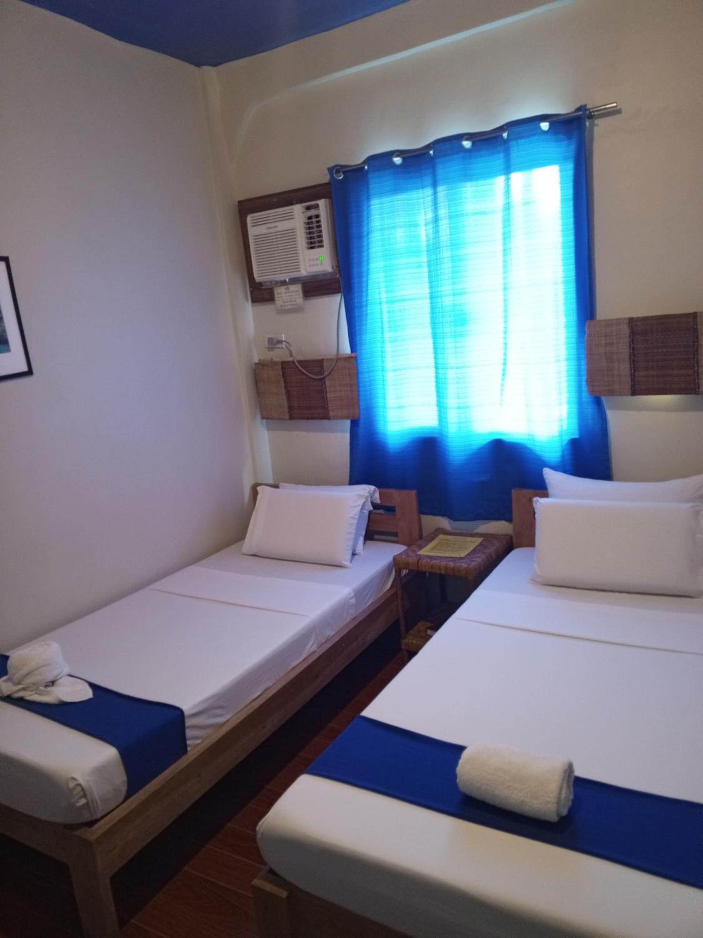 Standard Twin Room - Photo 4