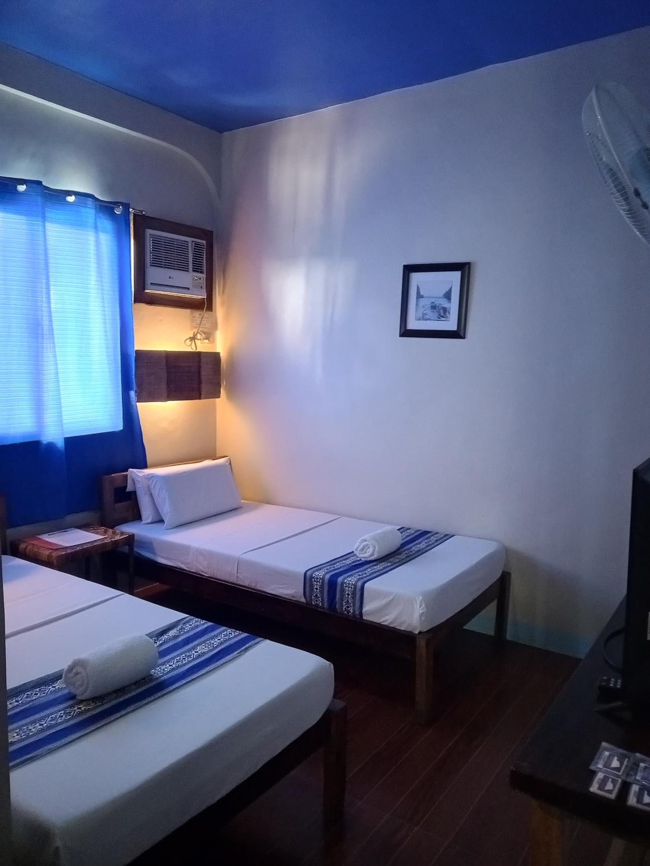 Standard Twin Room - Photo 1