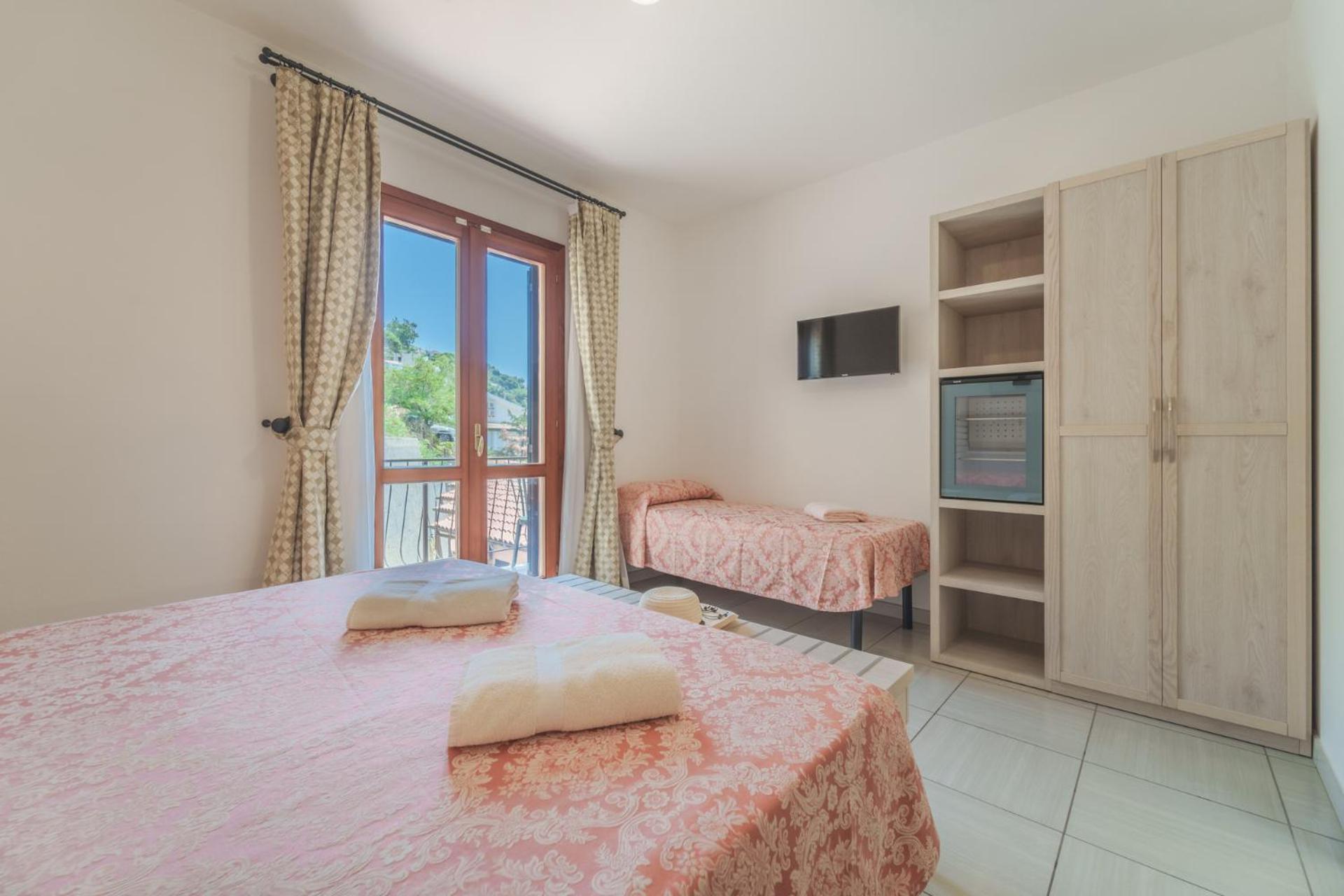 Classic Triple Room