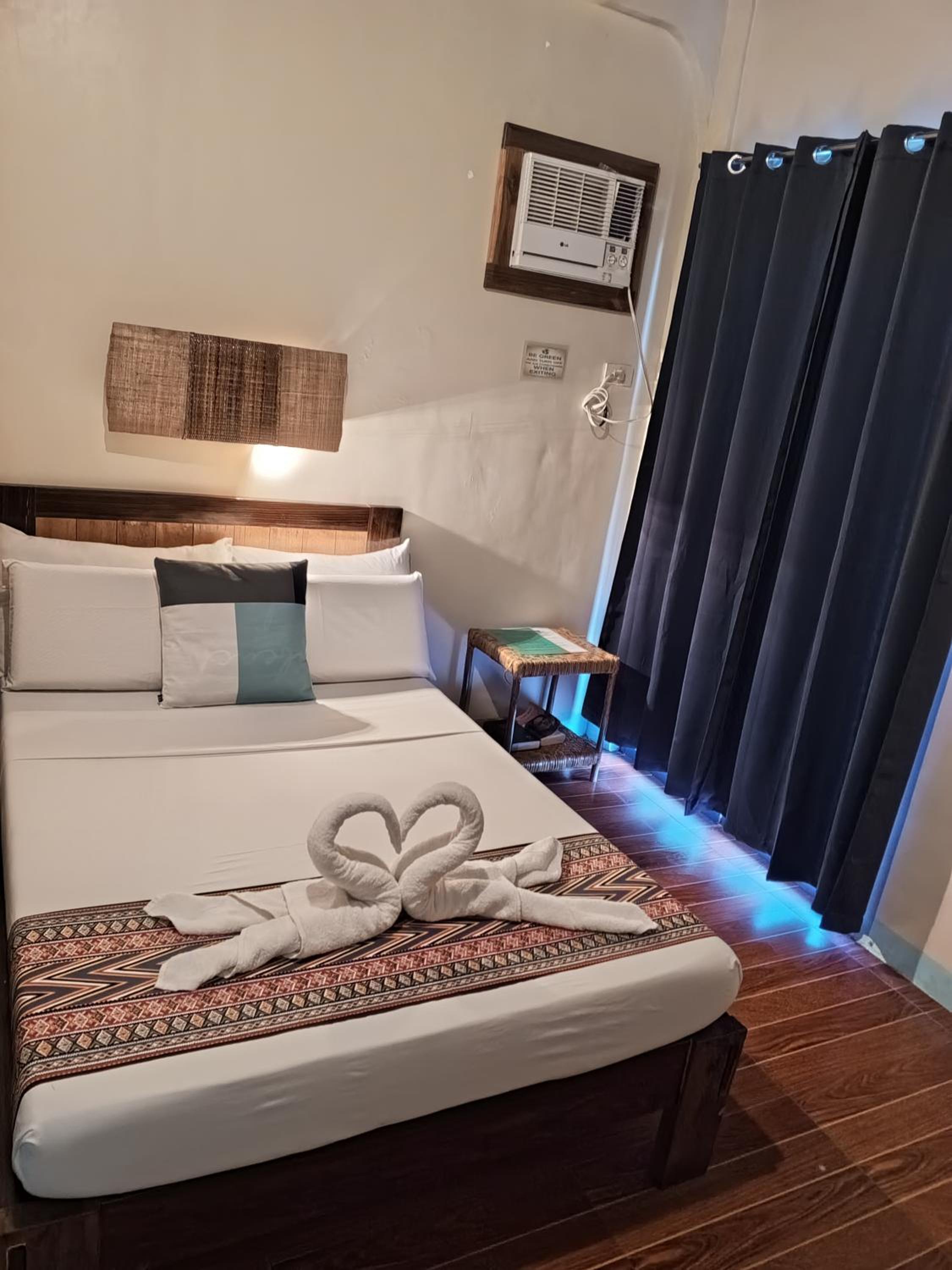Deluxe Room - Photo 1
