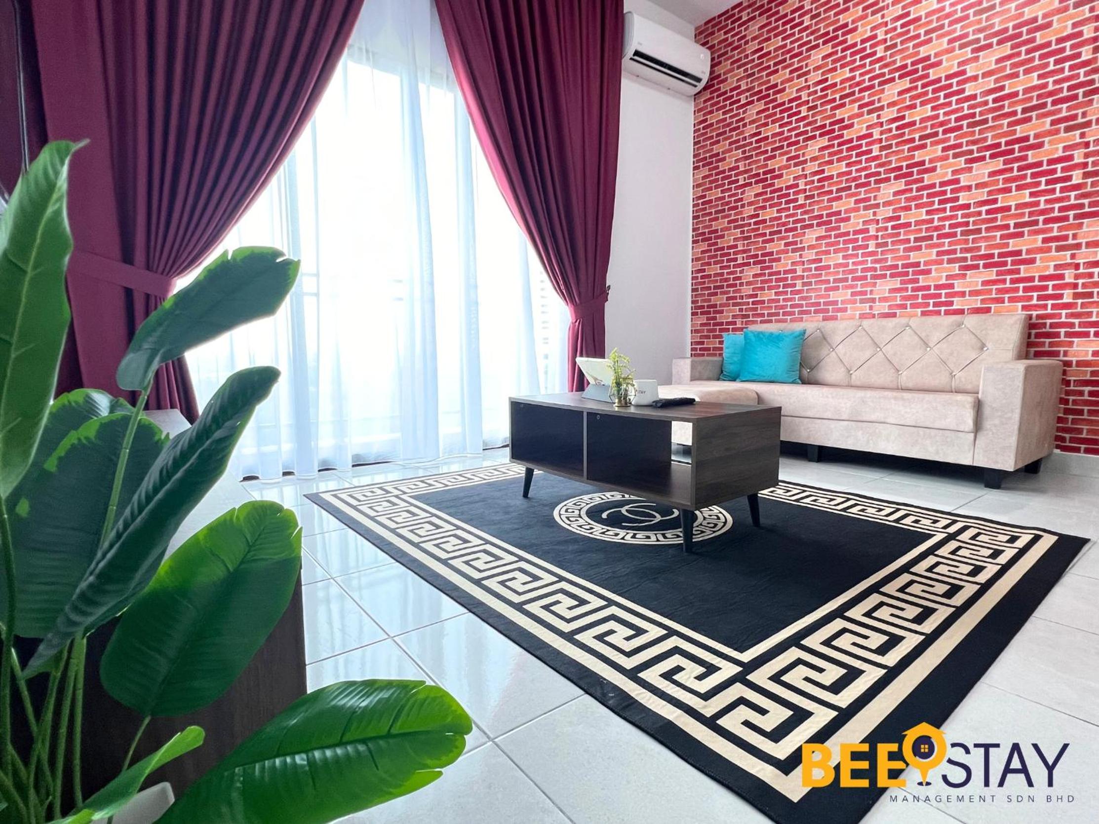 Two-Bedroom Apartment With Balcony photo 2