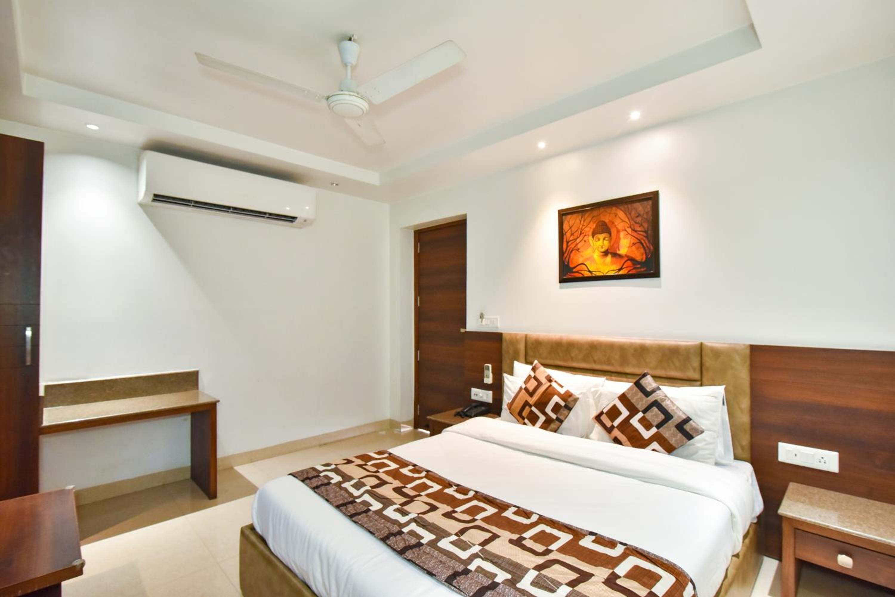 Superior King Room - Photo 1