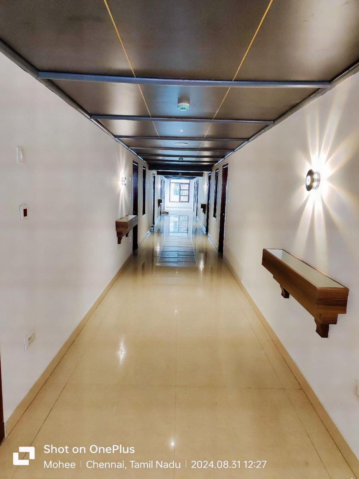 Deluxe Double Room (2 Adults + 1 Child) - Photo 10
