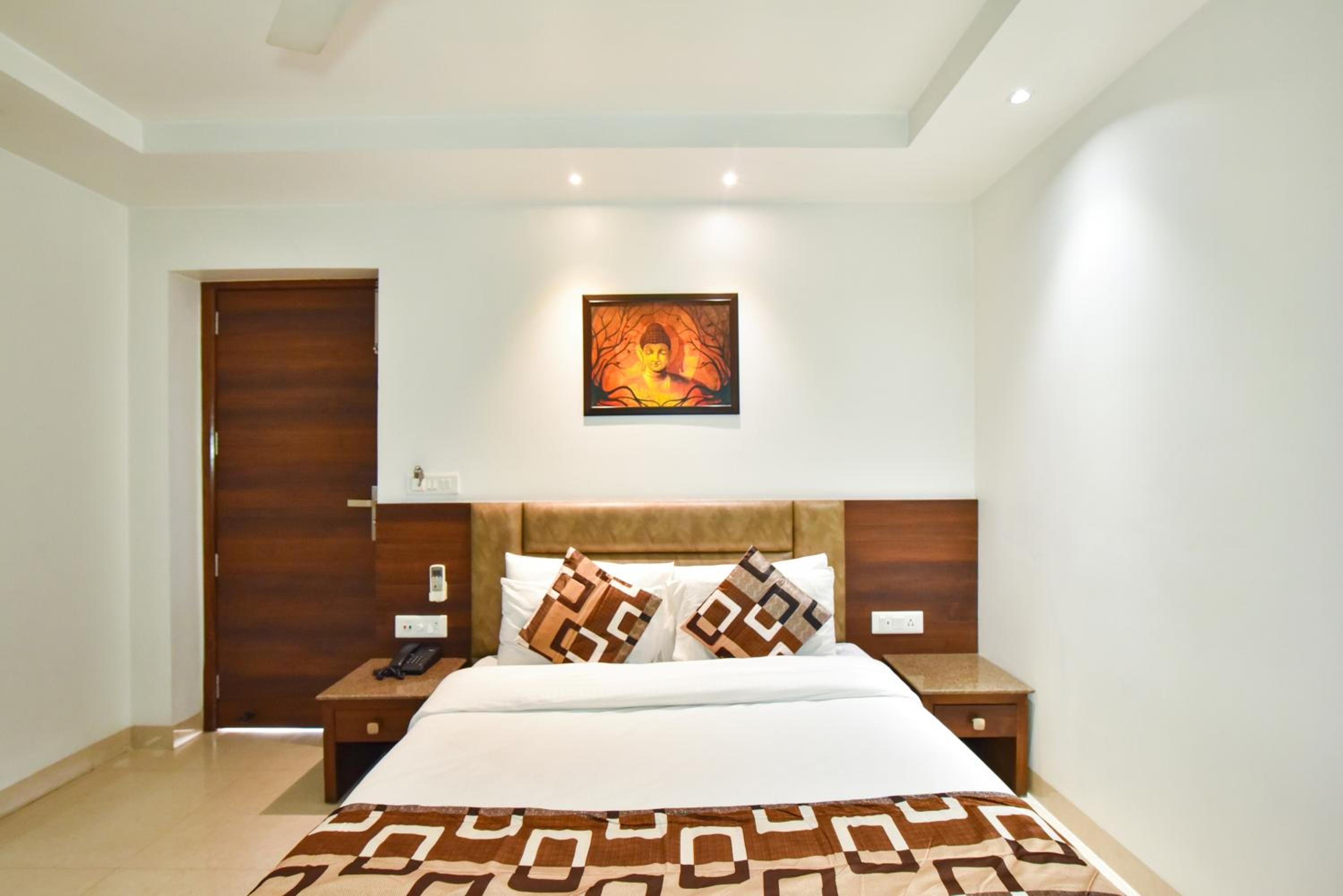 Superior King Room - Photo 10