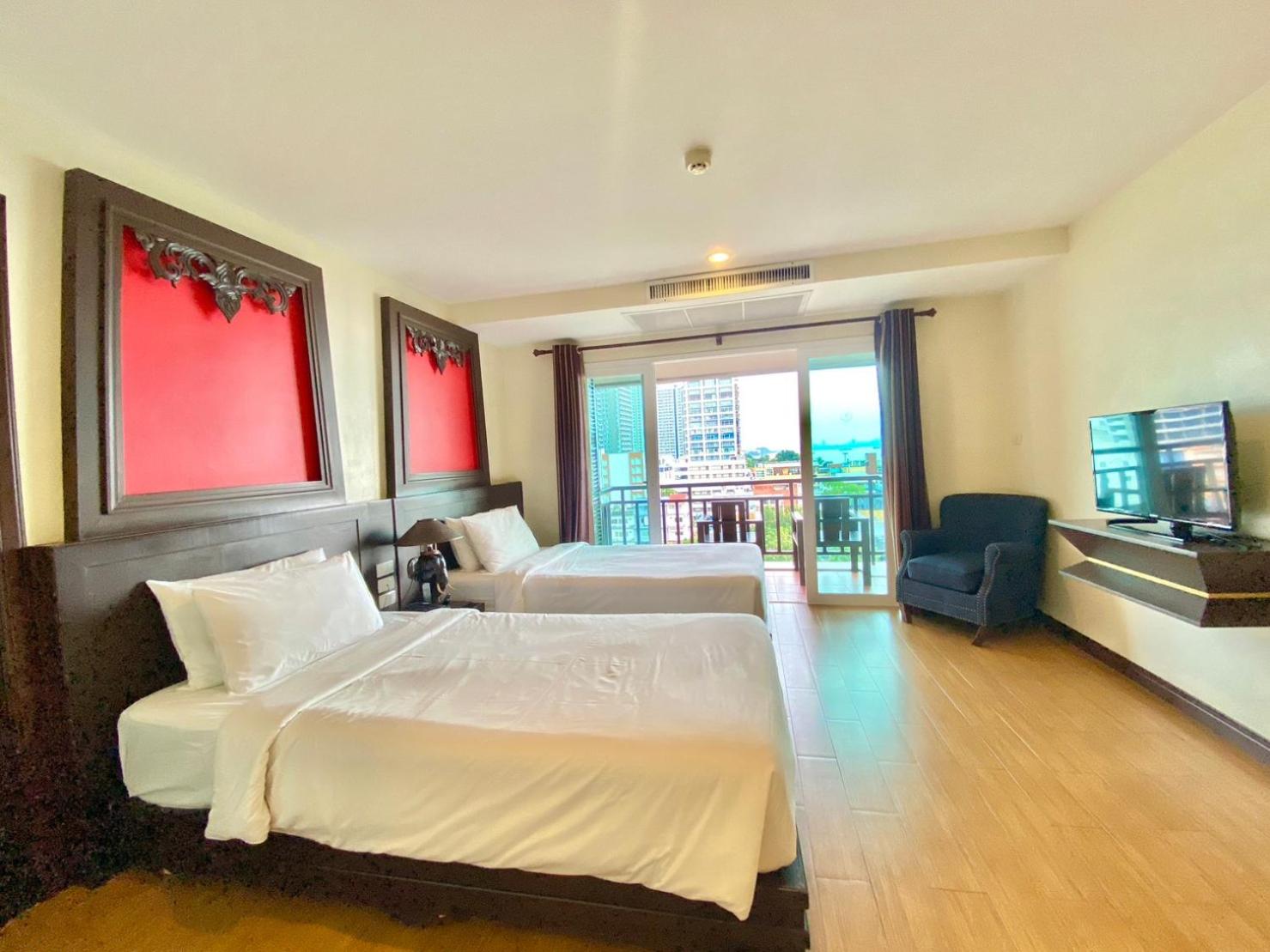 Superior Twin Room with Sea View - Photo 12