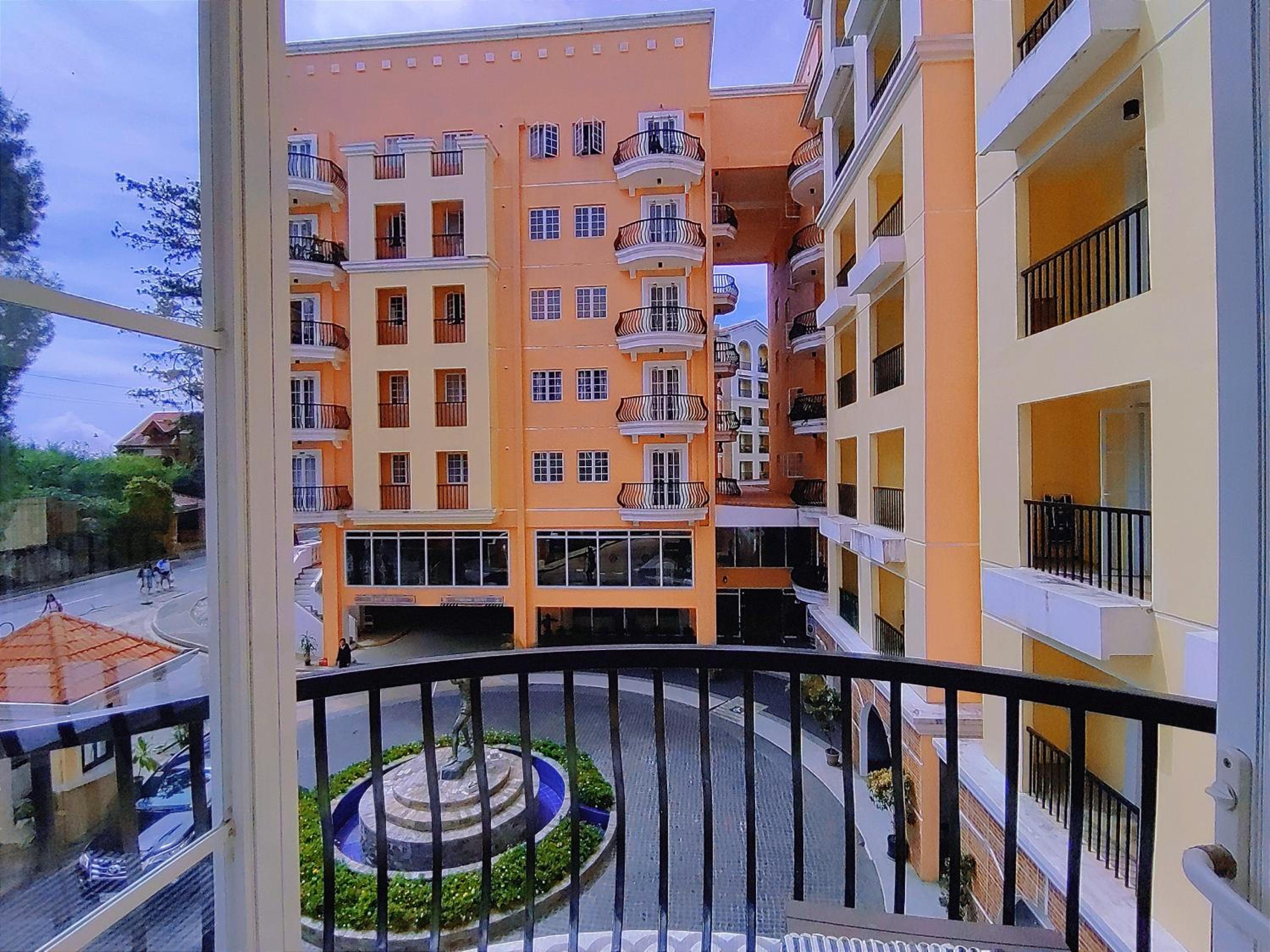 Apartment With Balcony photo 3