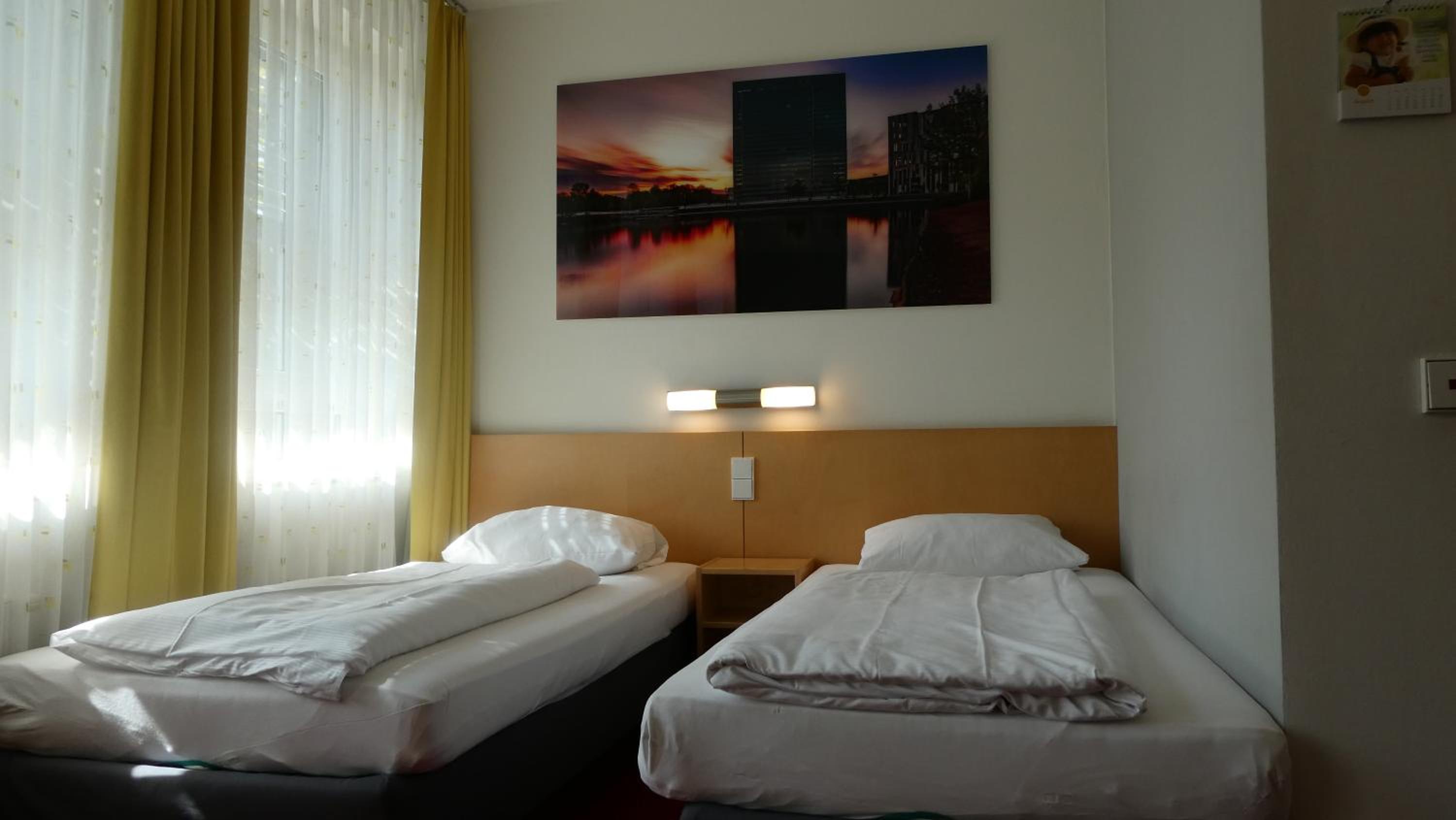 Twin Room - Photo 8