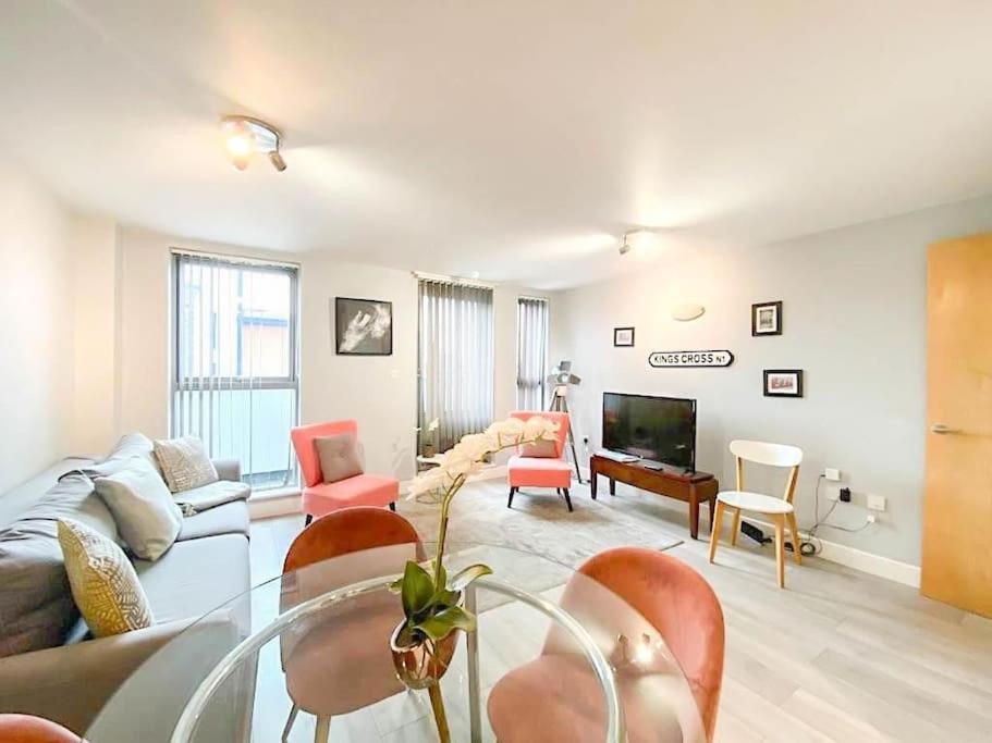 Two-Bedroom Apartment photo 2