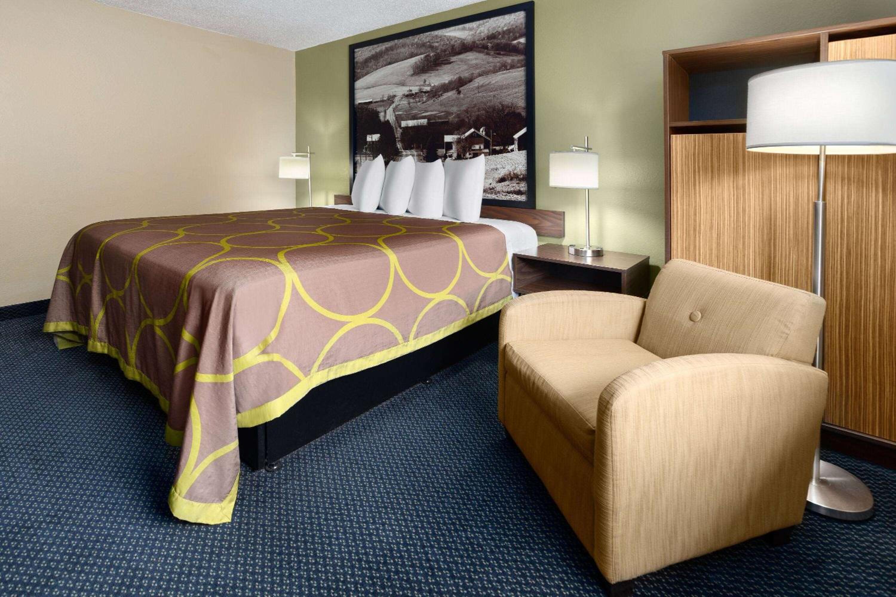 King Room - Non-Smoking - Photo 1