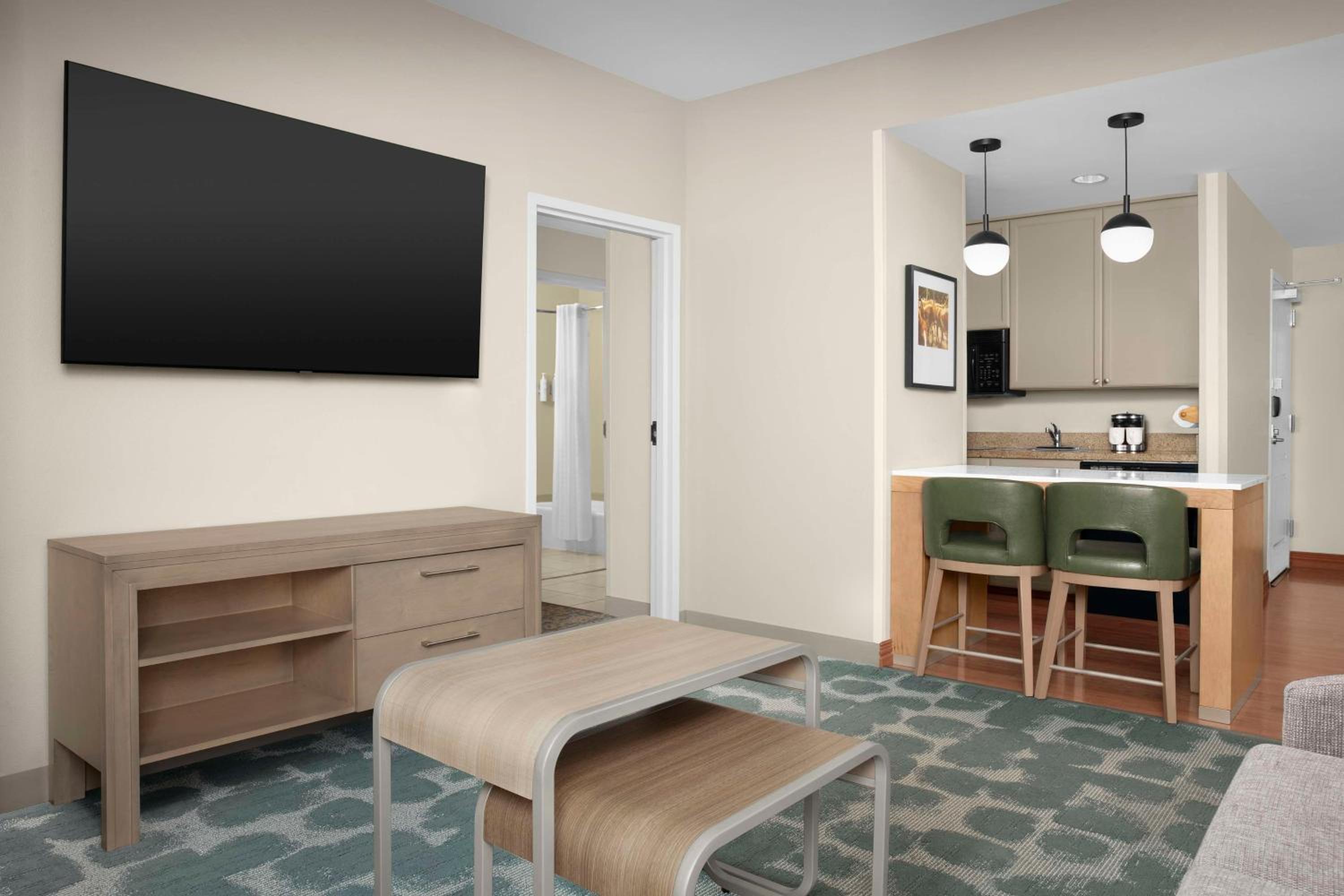 Two Bedroom Suite with One King and Two Queen Beds - Non-Smoking