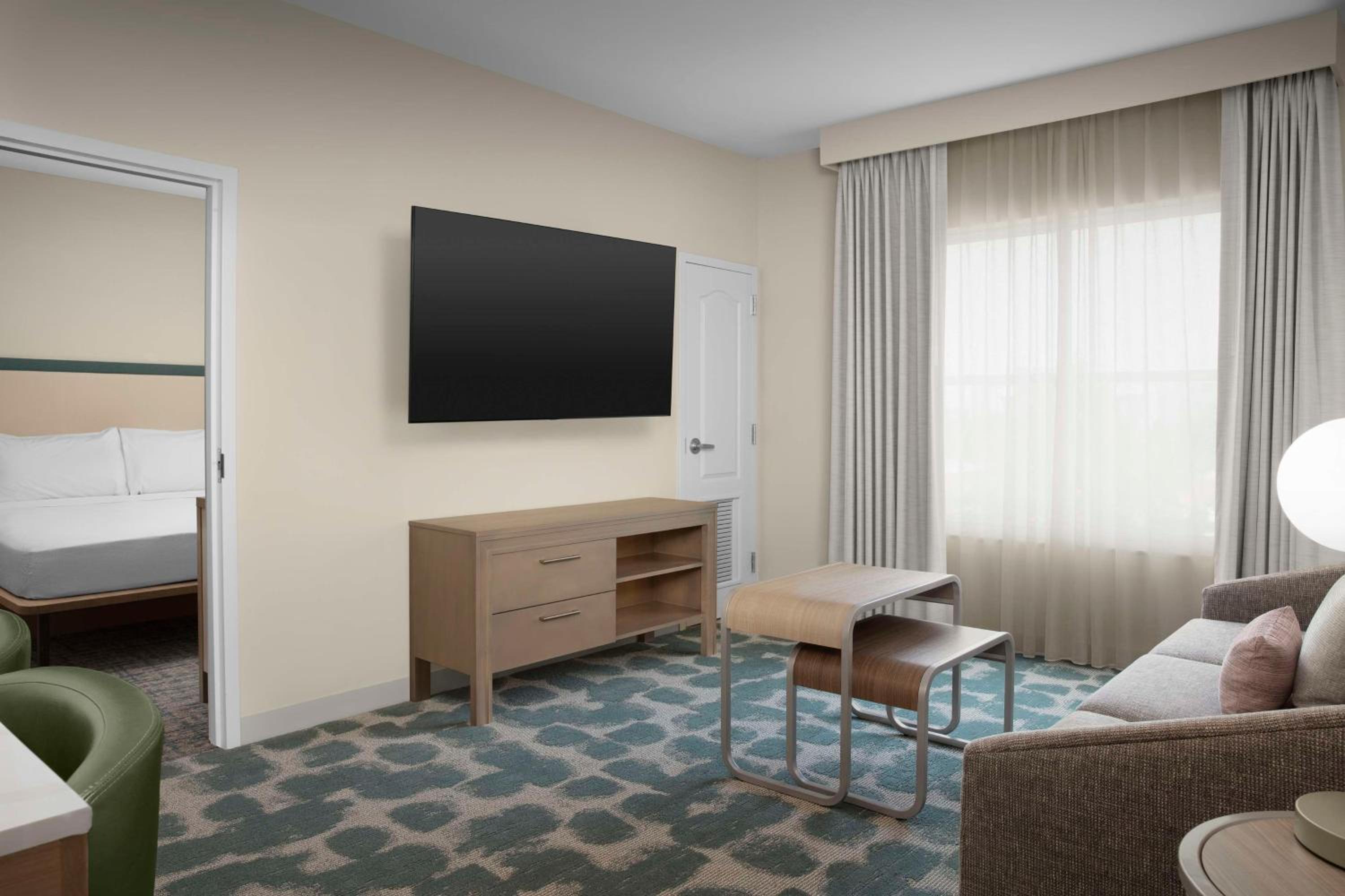 One-Bedroom King Suite - Non-Smoking photo 1