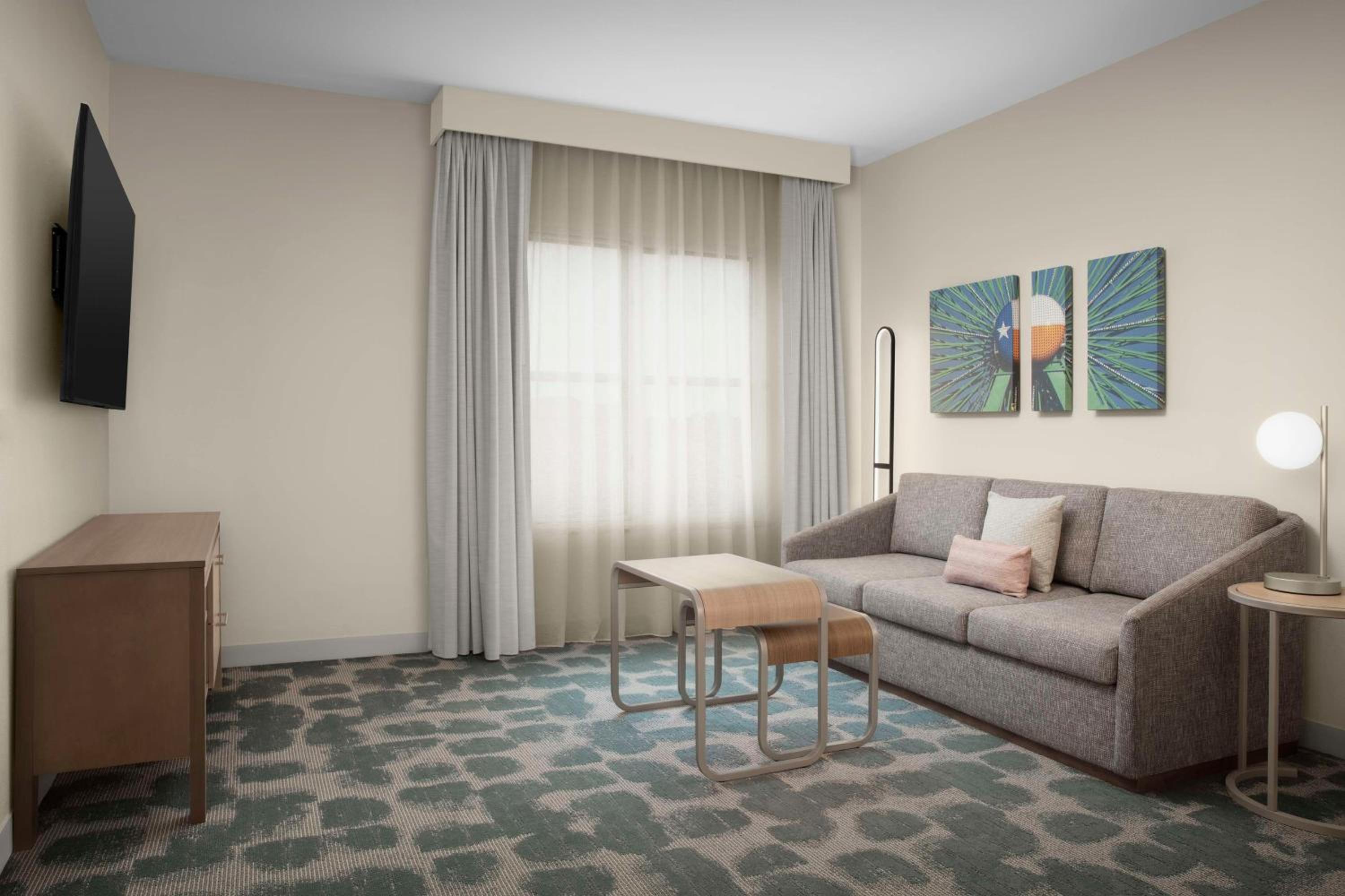 One-Bedroom Queen Suite with Two Queen Beds - Non-Smoking, photo 6