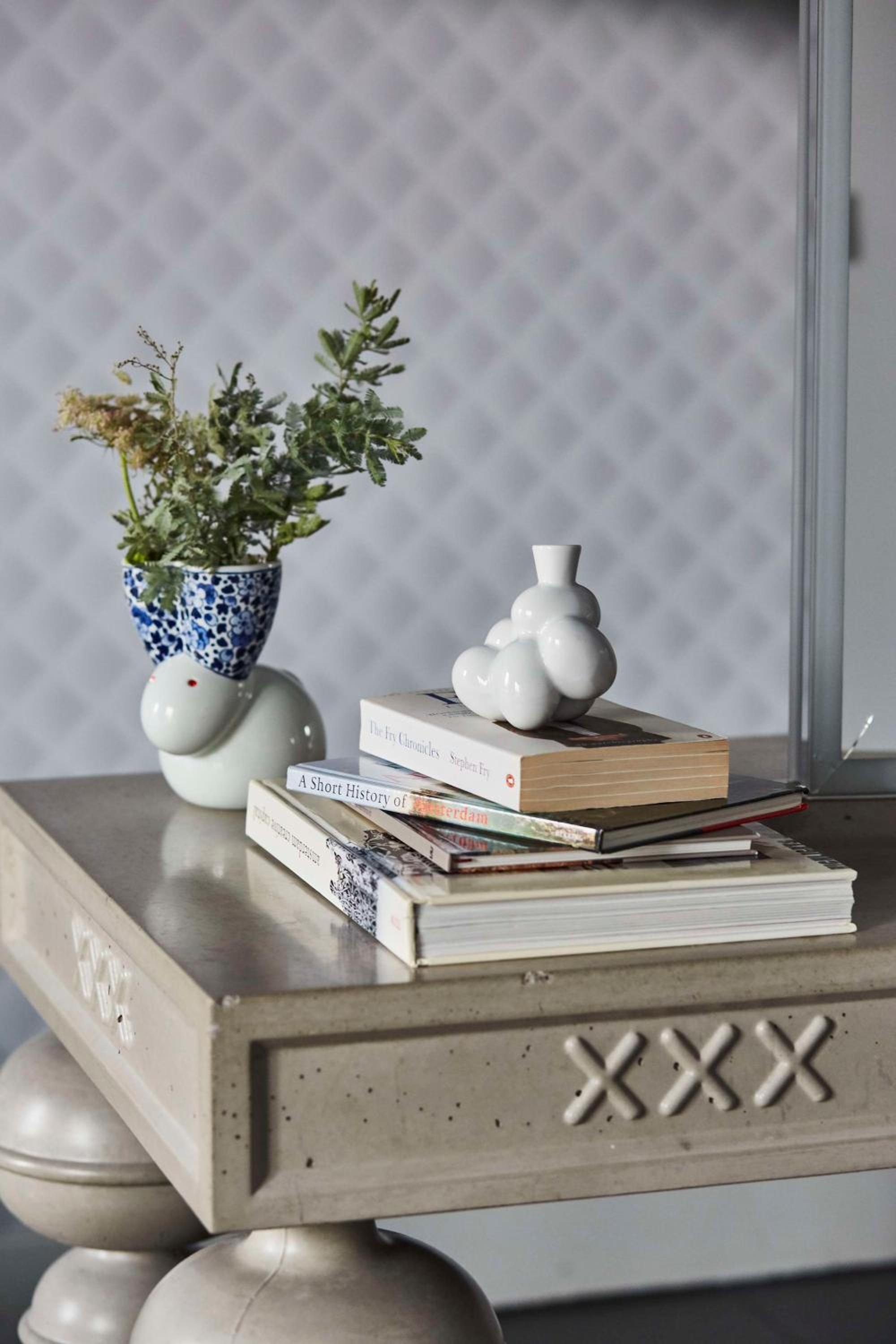 Queen Room with Canal View thumbnail 5