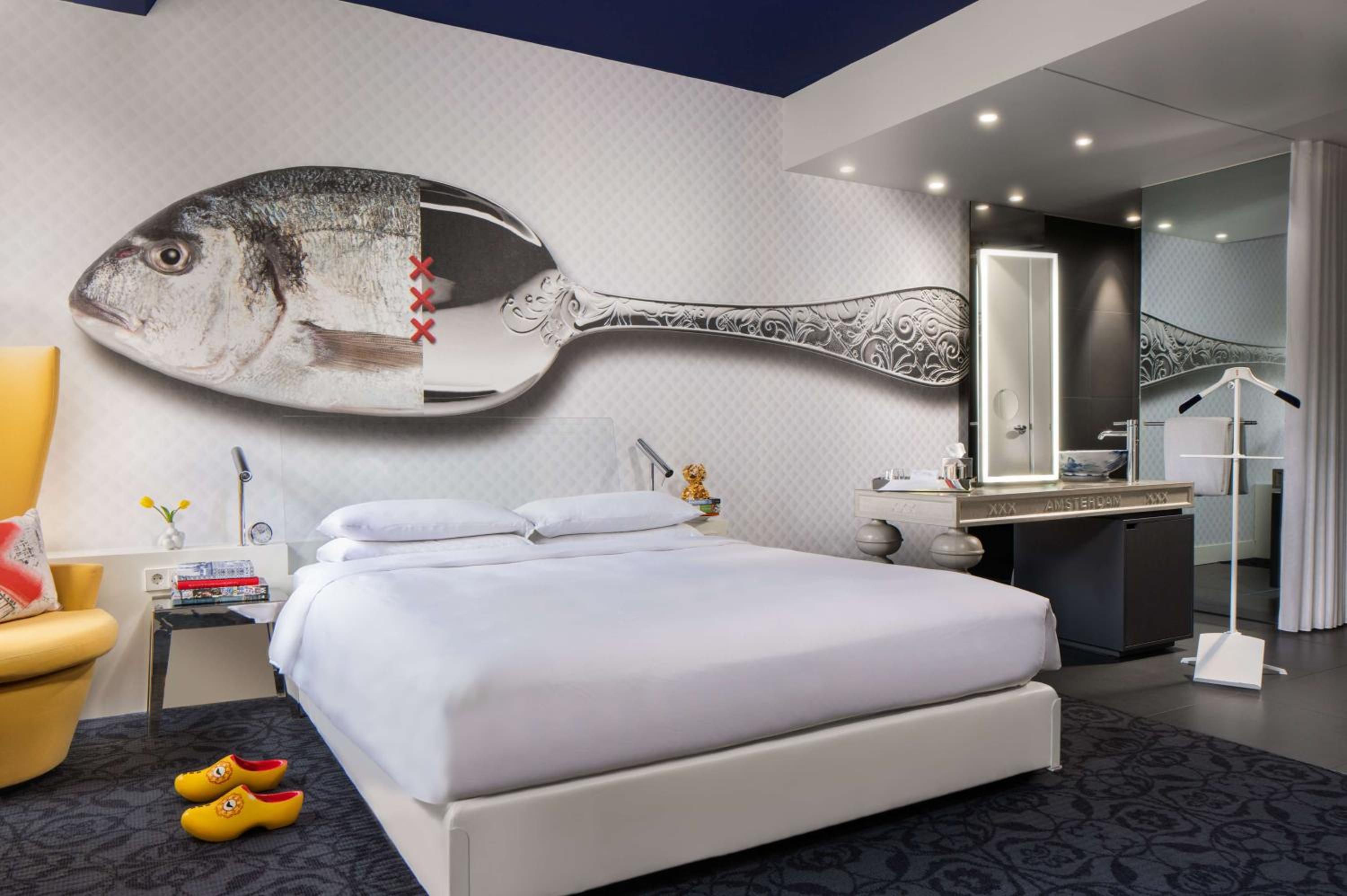 Queen Room with Canal View
