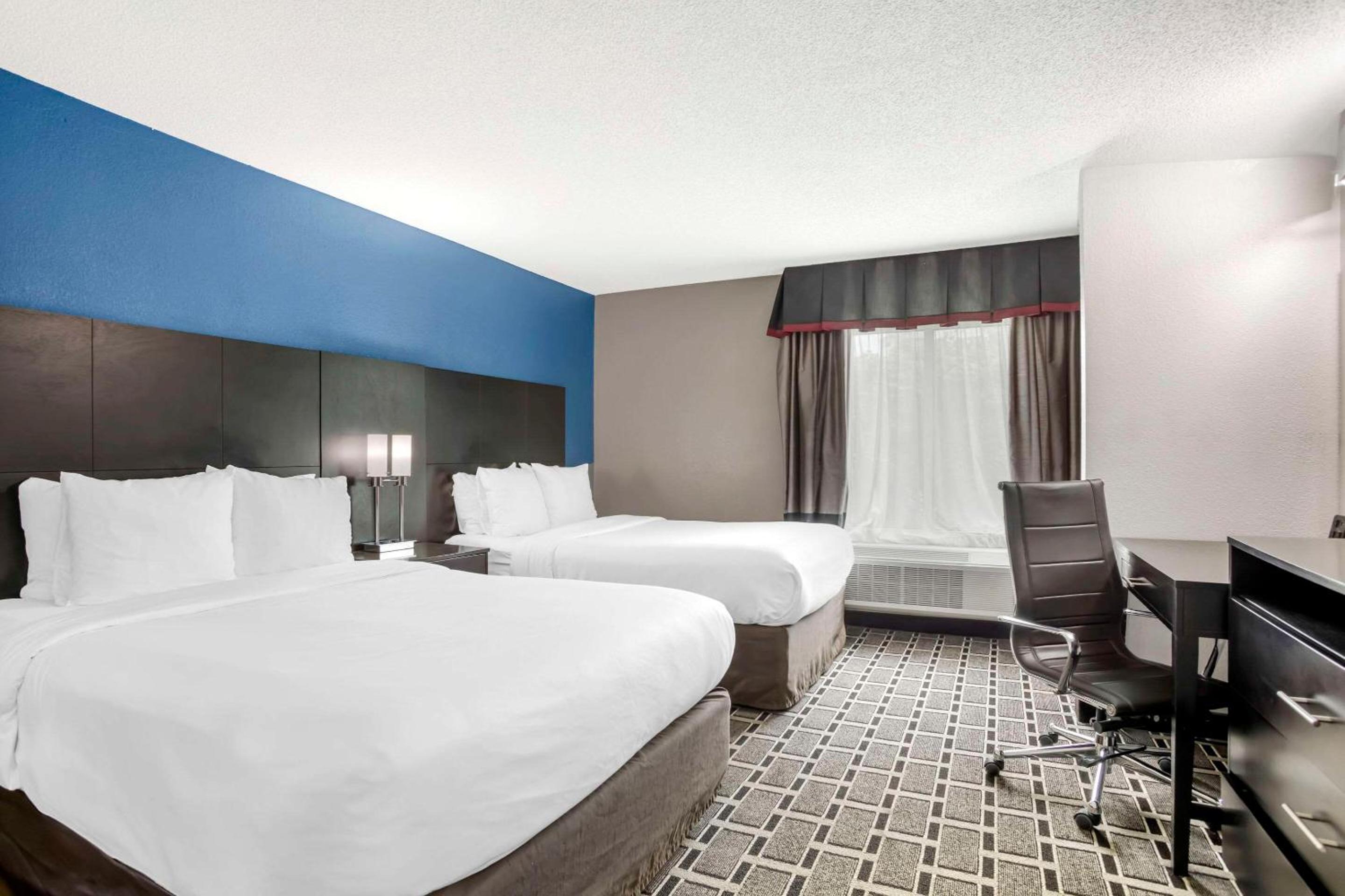 Double Suite with Two Double Beds - Non-Smoking - Photo 6
