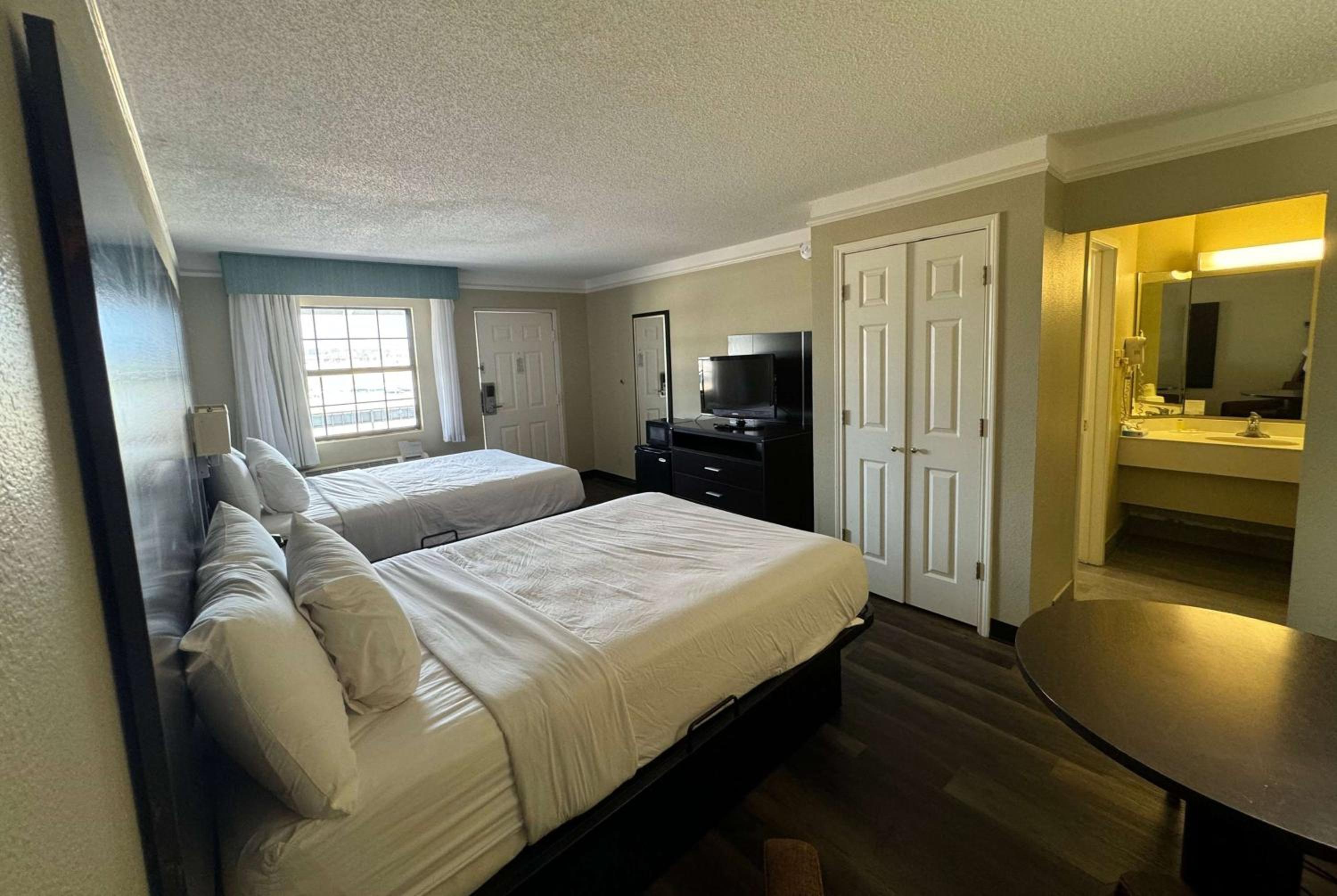 Double Room with Two Double Beds - Non-Smoking