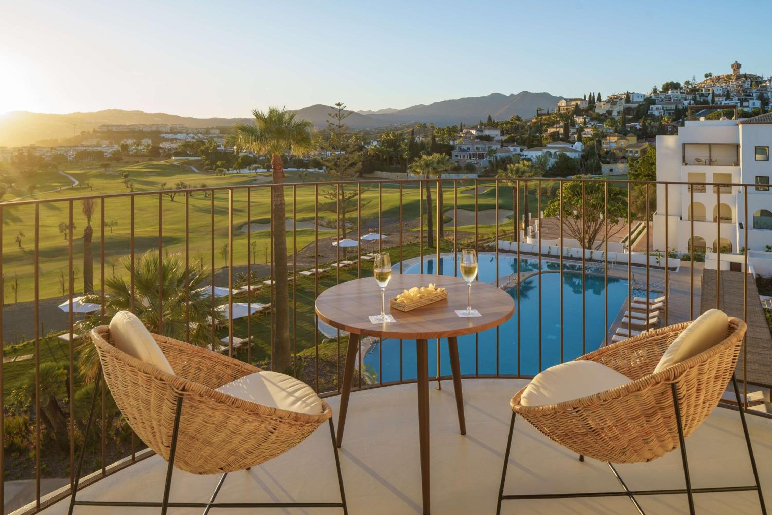 Signature Suite with Golf View - Photo 2