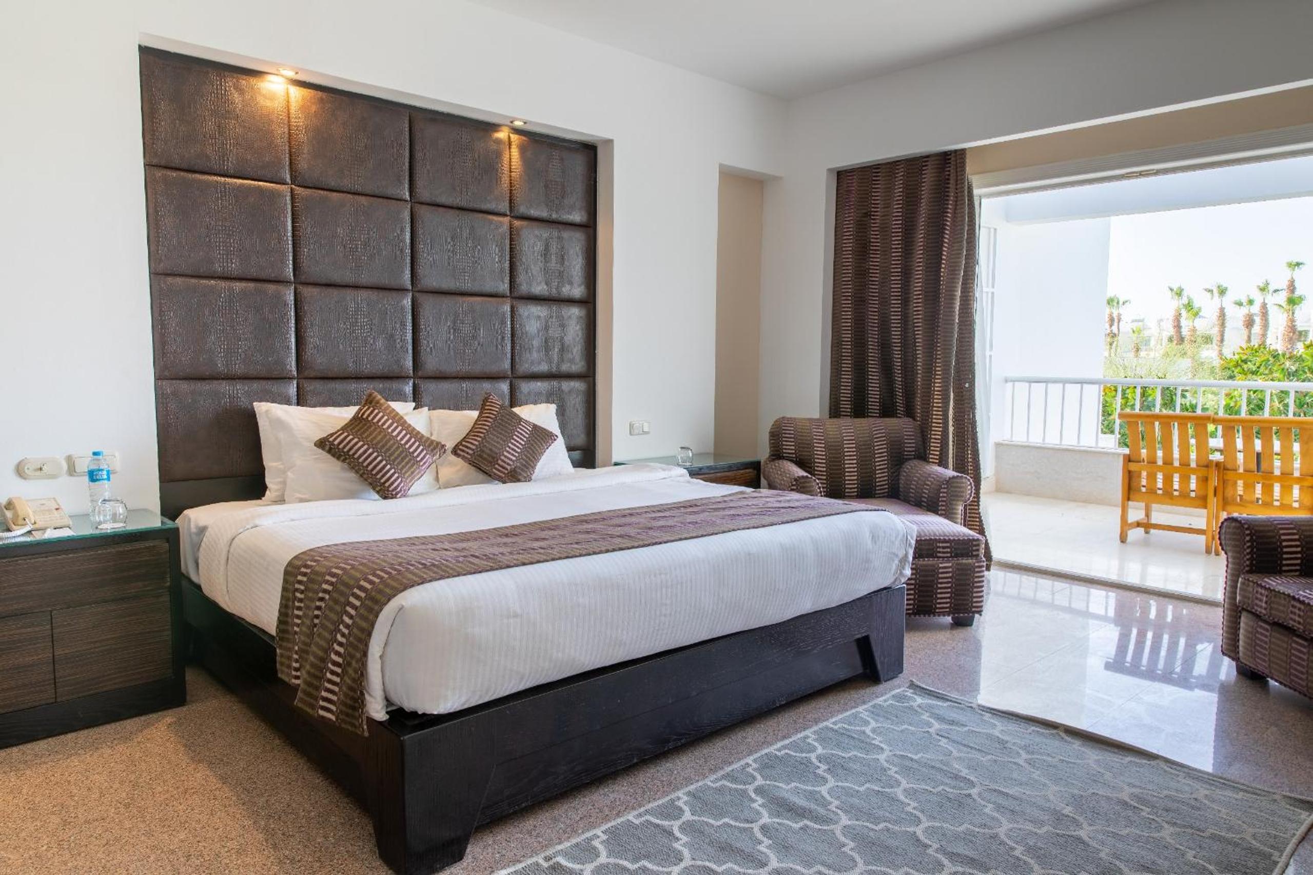 Deluxe Family Suite