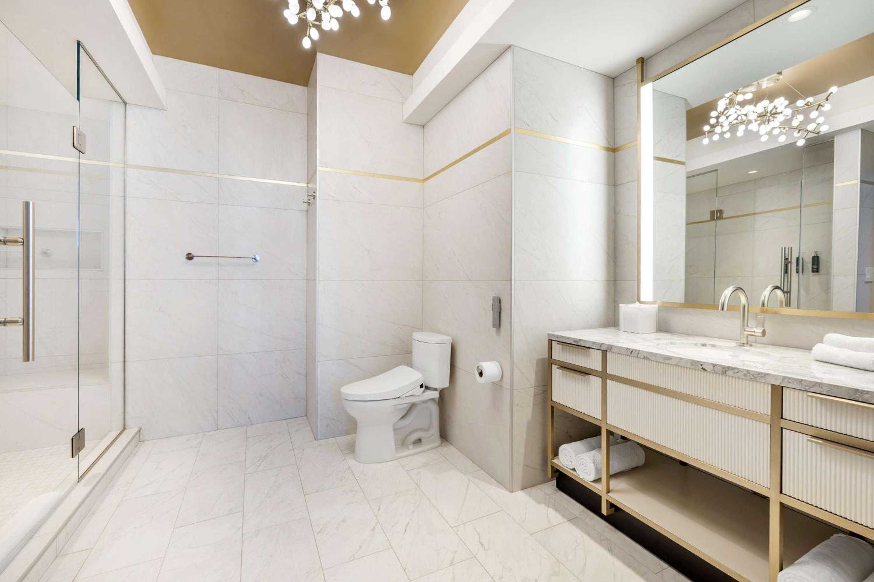 Premium One-Bedroom King Suite with Sofa Bed - Photo 7