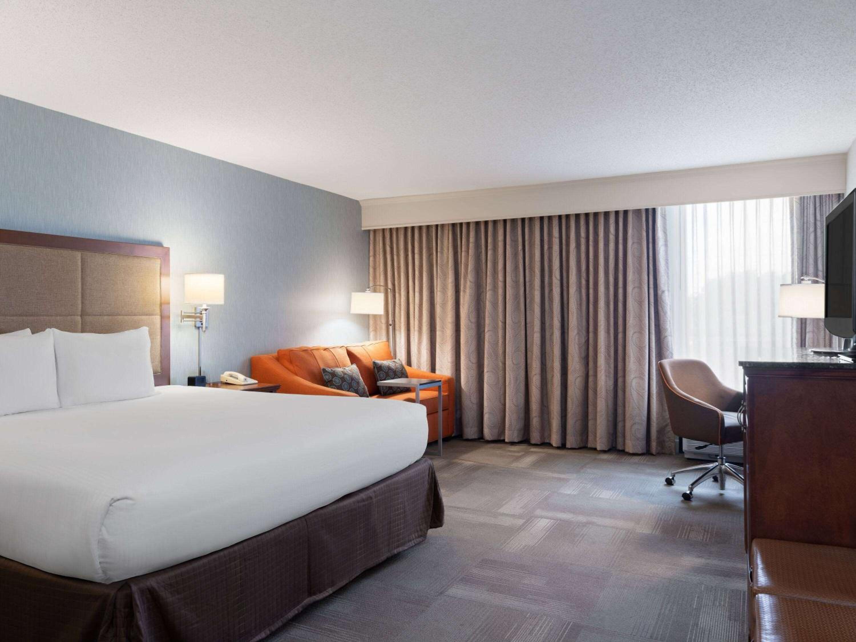 Deluxe King Room - Non-Smoking photo 1