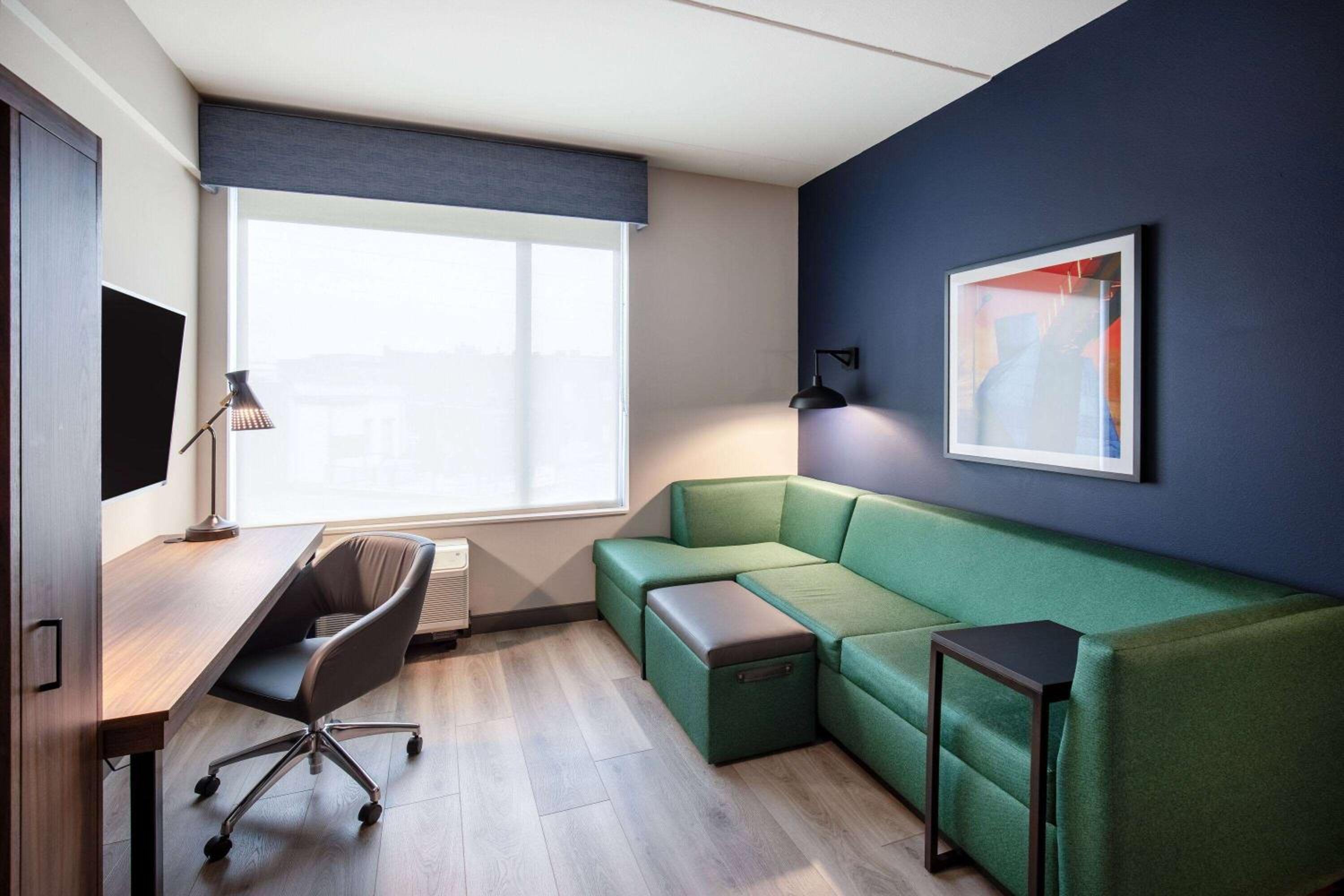 Executive King Room with City View - Non-Smoking - Photo 5
