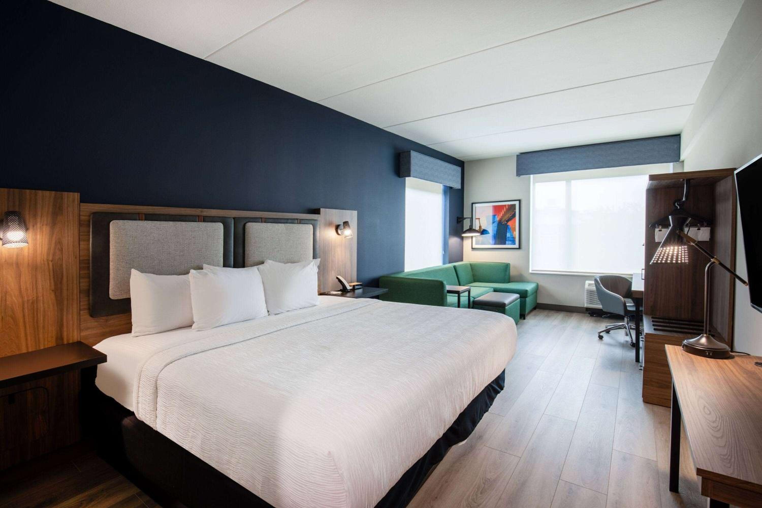 Executive King Room with City View - Non-Smoking - Photo 8