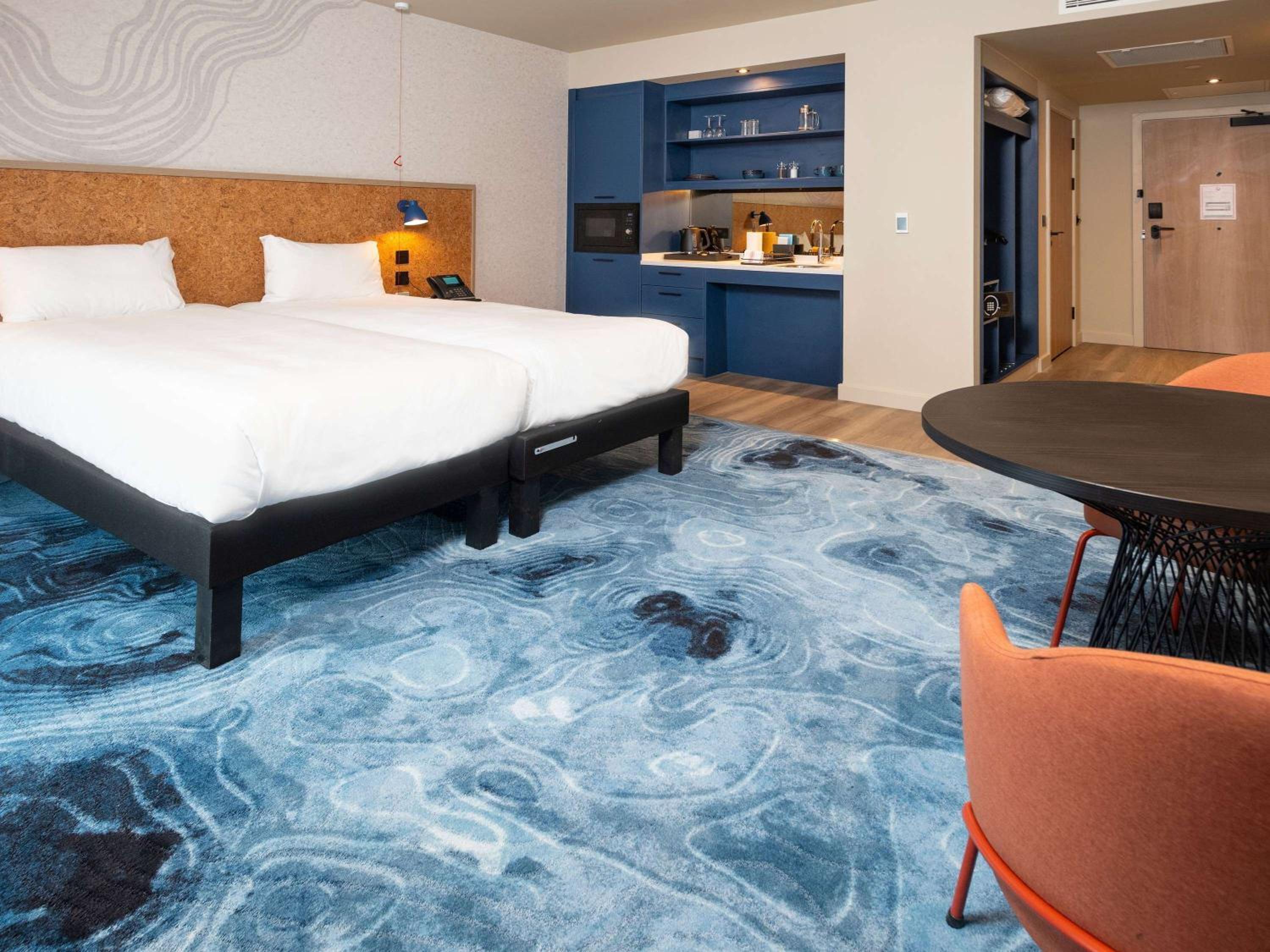Superior Twin Room with Kitchenette - Mobility Accessible - Photo 1
