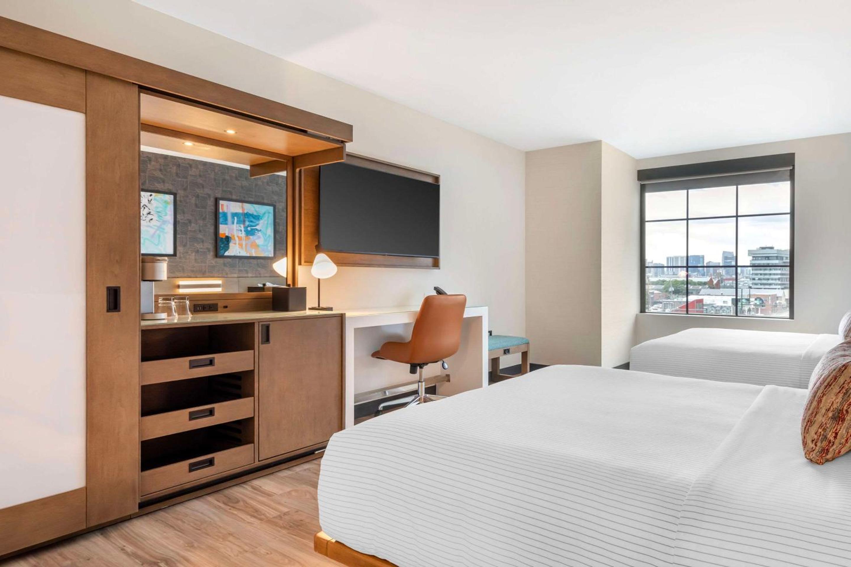 Queen Room with Two Queen Beds with Accessible Tub/Non Smoking - Photo 1