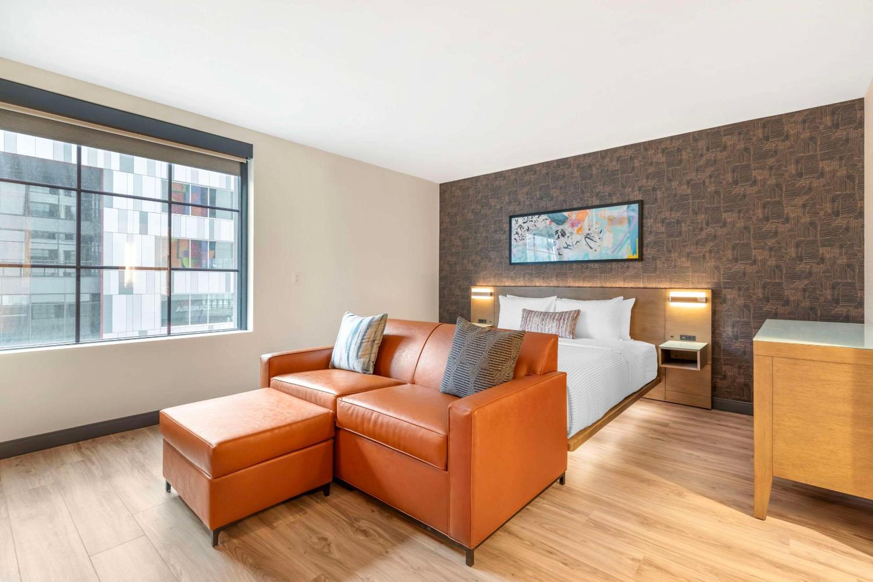 King Suite with Roll-In Shower - Accessible/Non Smoking