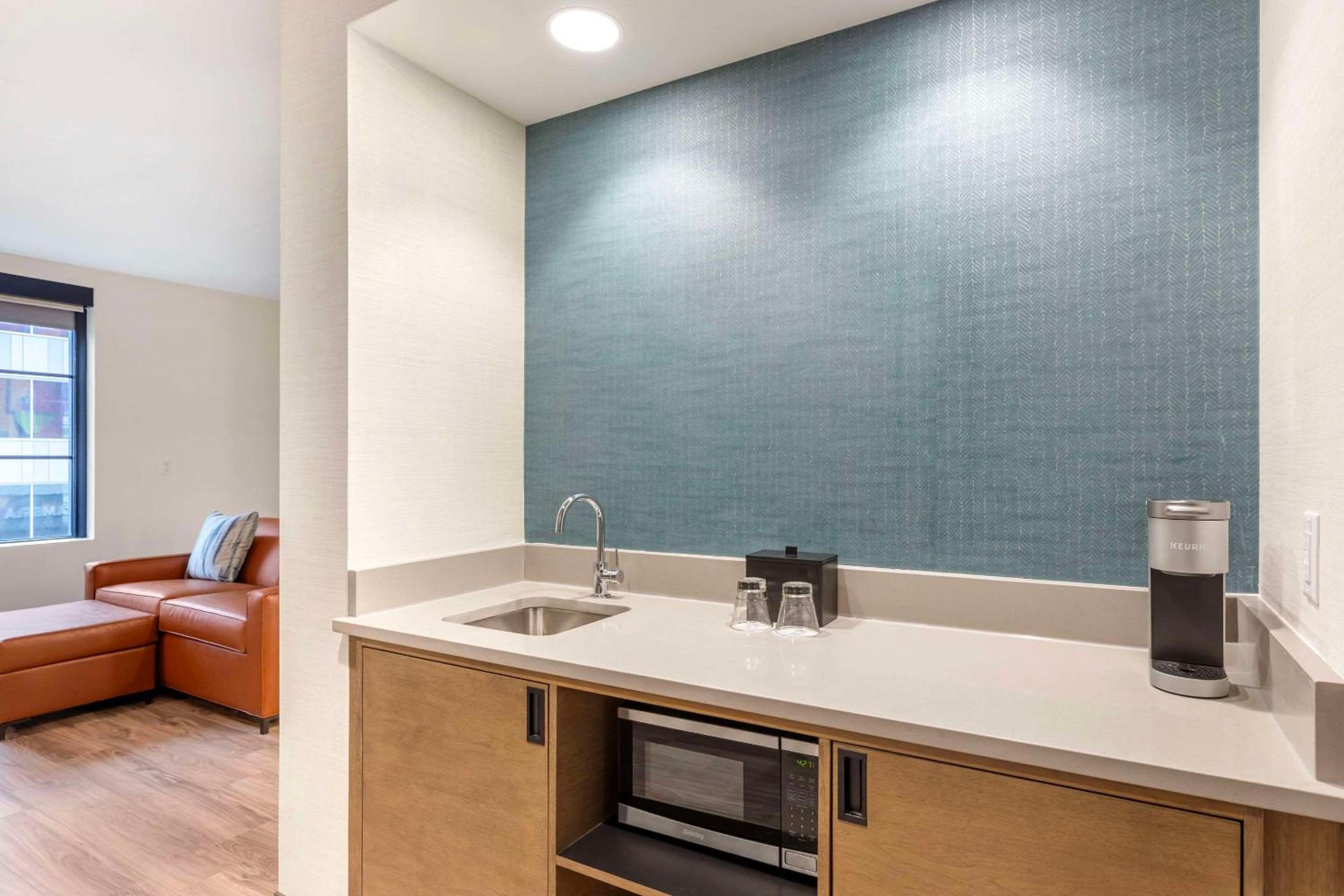 King Suite with Roll-In Shower - Accessible/Non Smoking