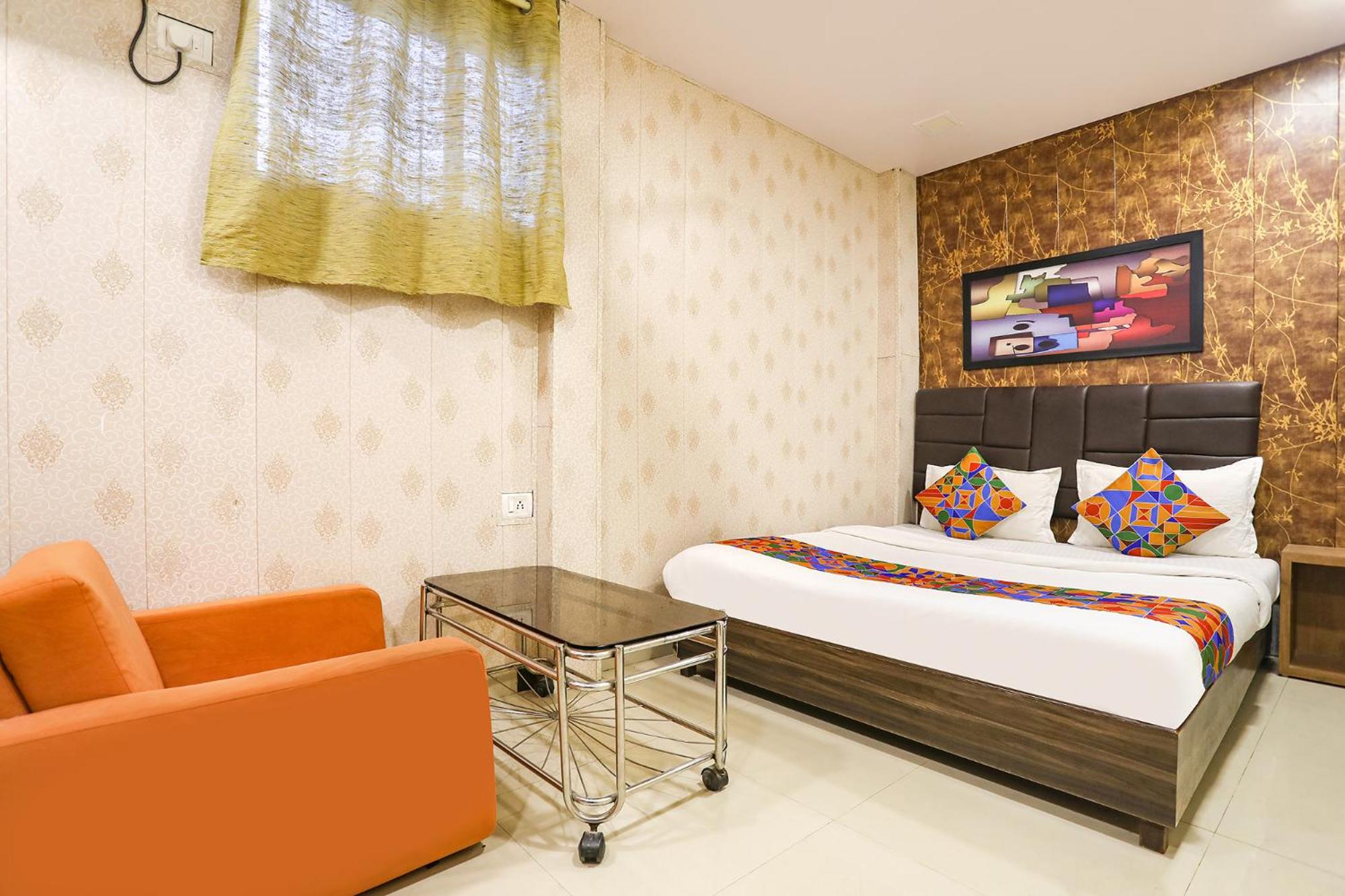 Deluxe Room - Photo 2