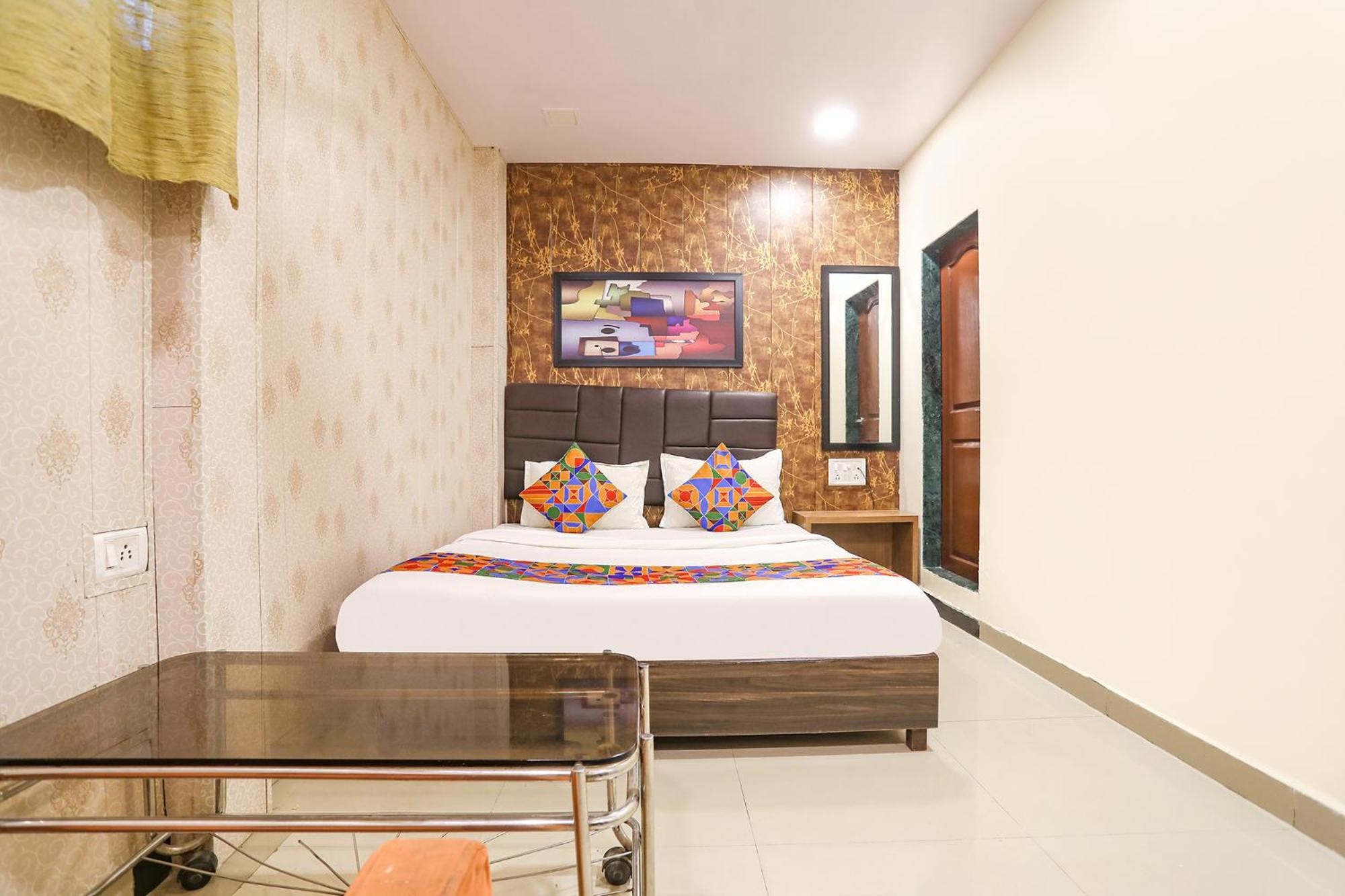 Deluxe Room - Photo 3