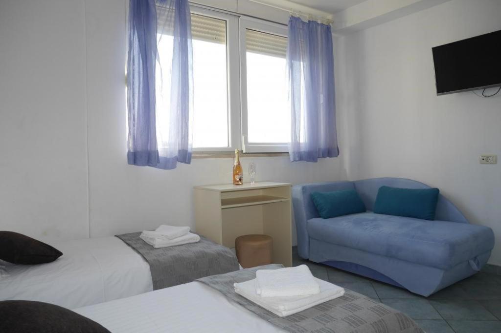 Two-Bedroom Apartment photo 3