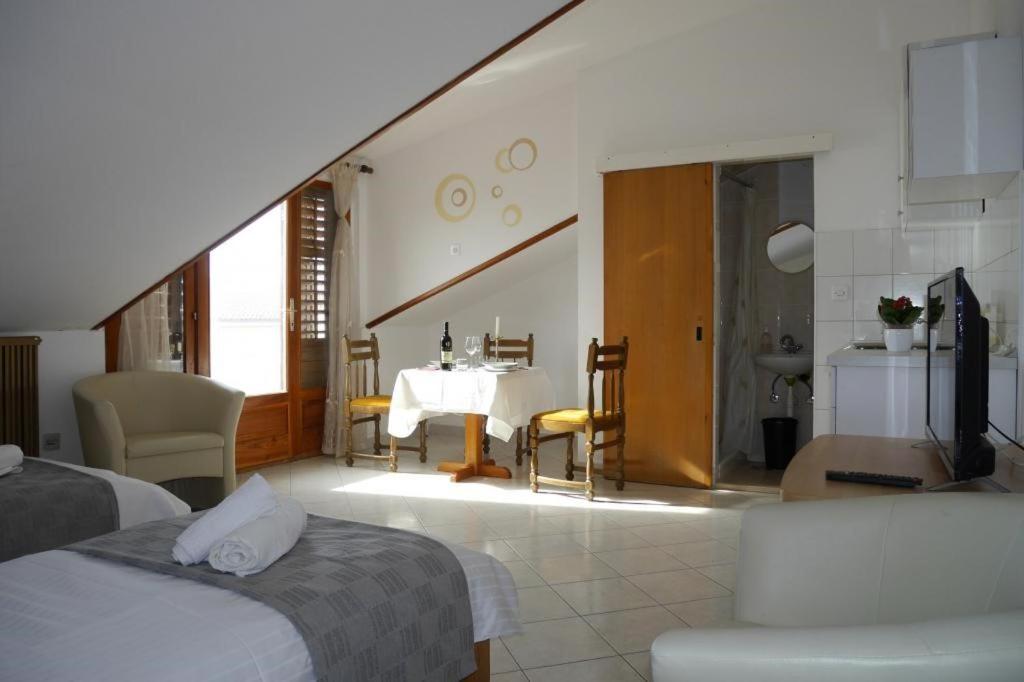 Studio Apartment with Sea View photo 1