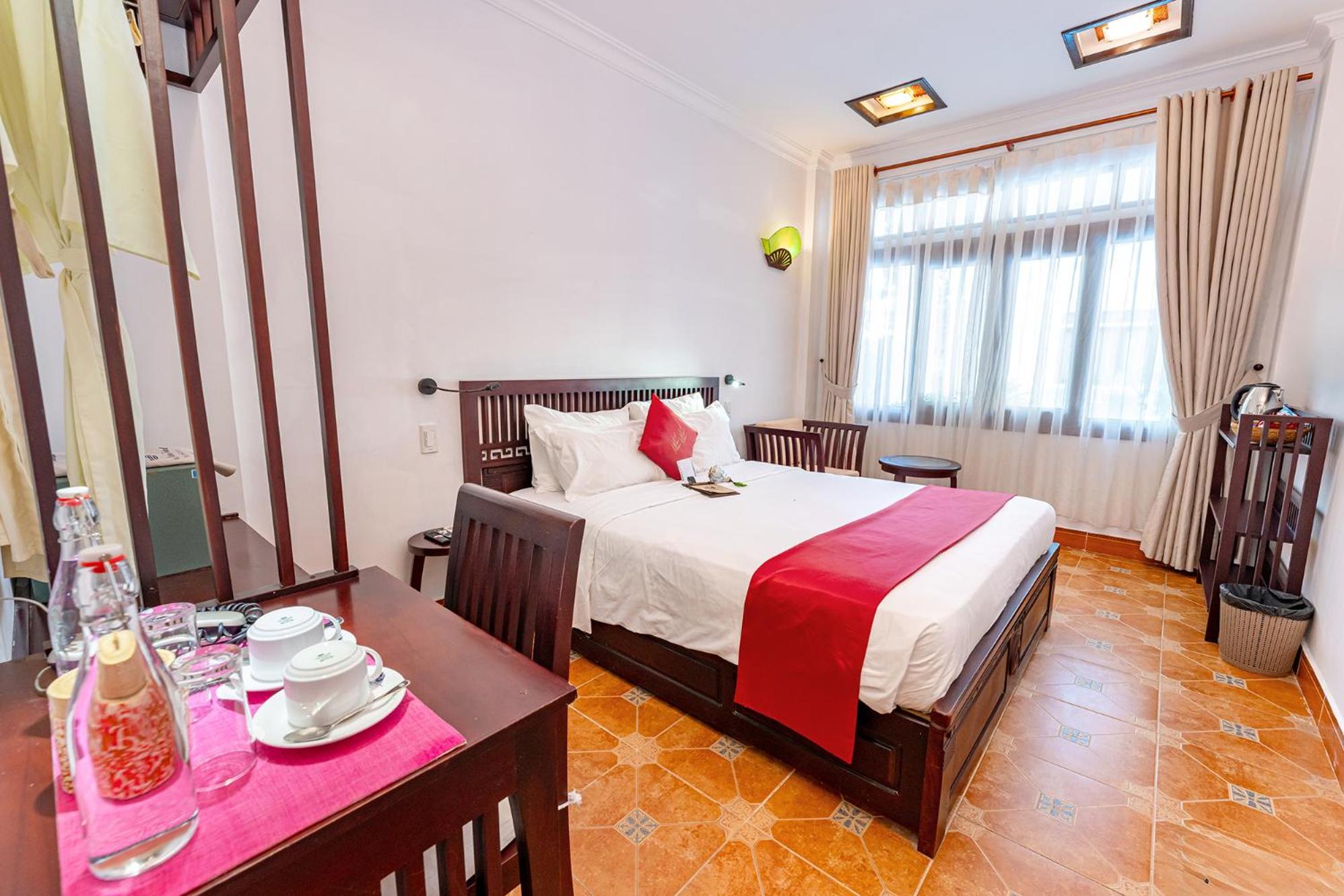 Standard Double Room - Photo 11