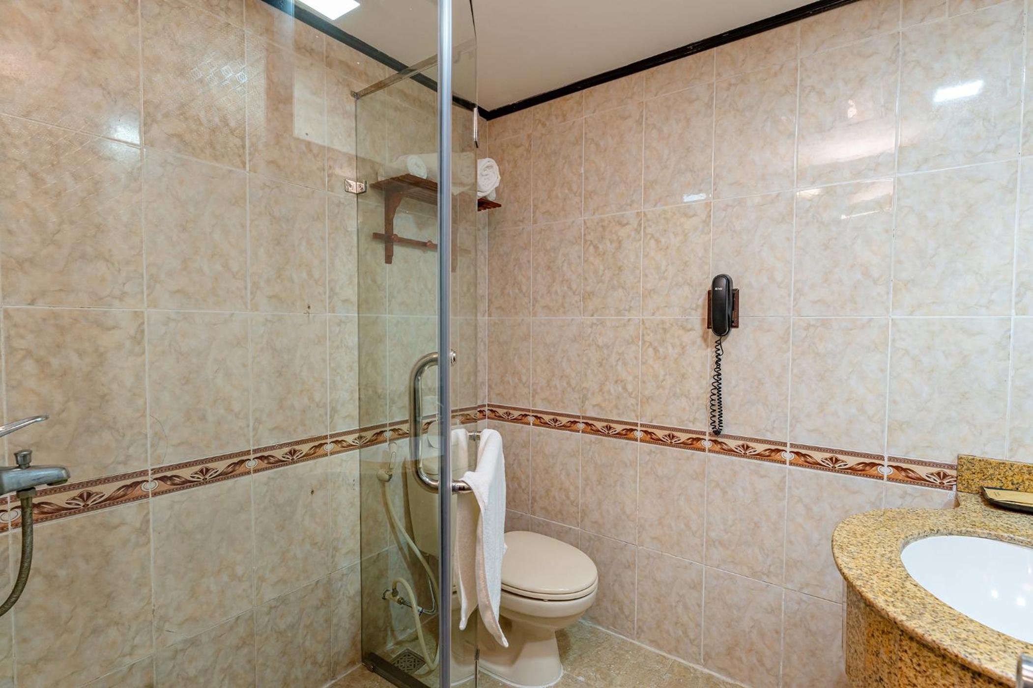 Standard Double Room - Photo 5