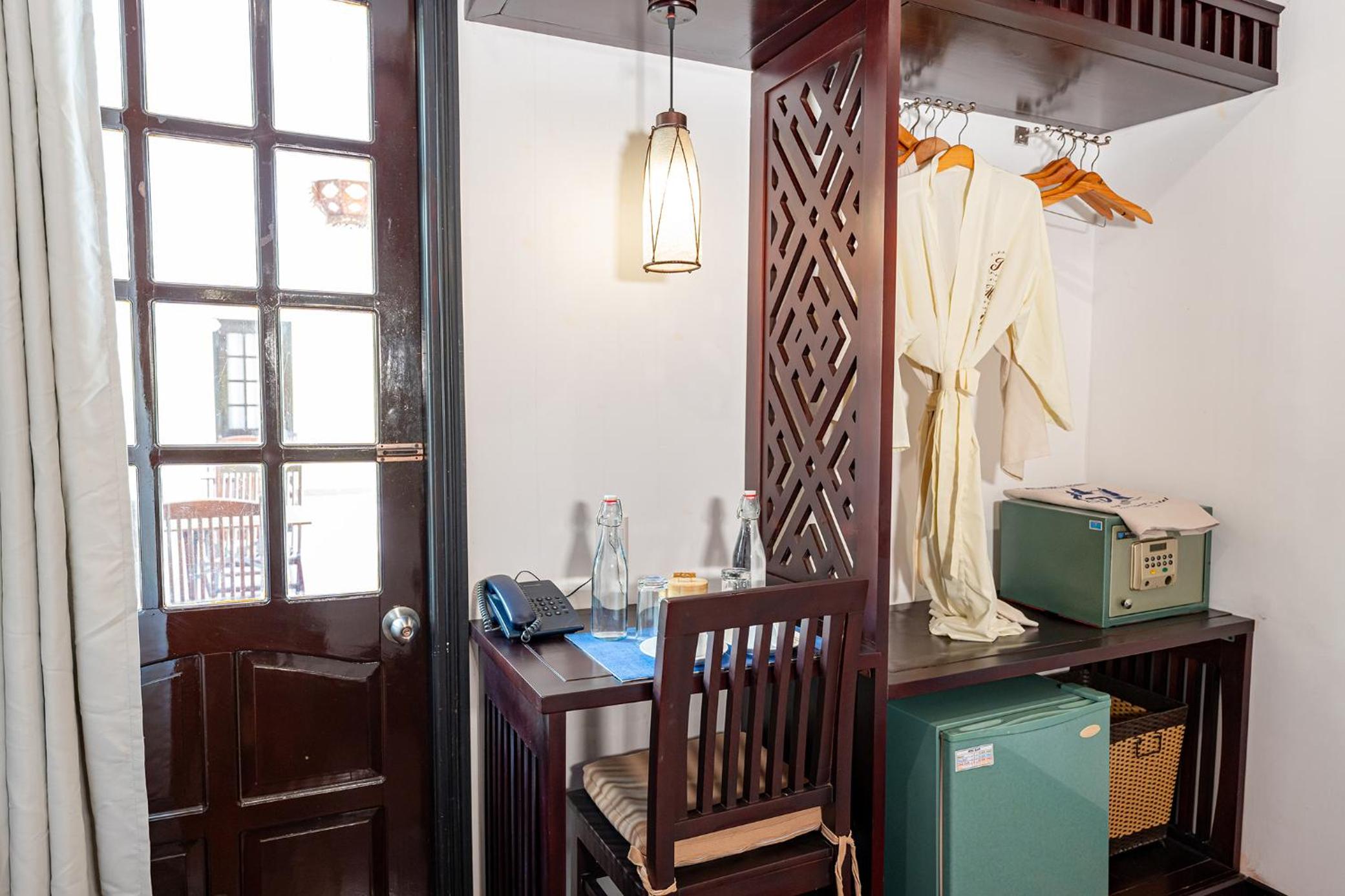 Deluxe King Room photo 3