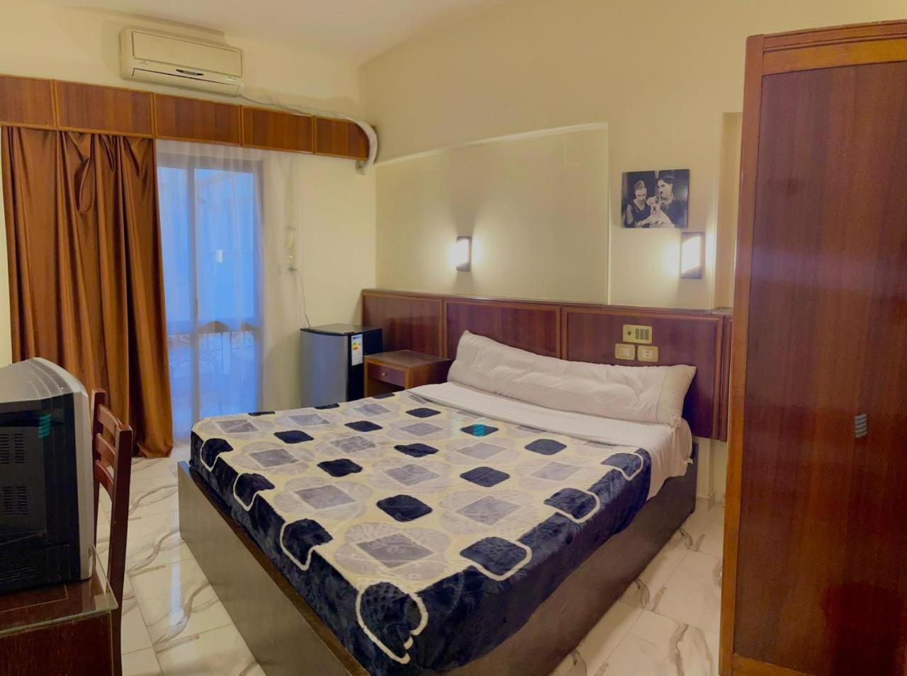 Deluxe King Room photo 3