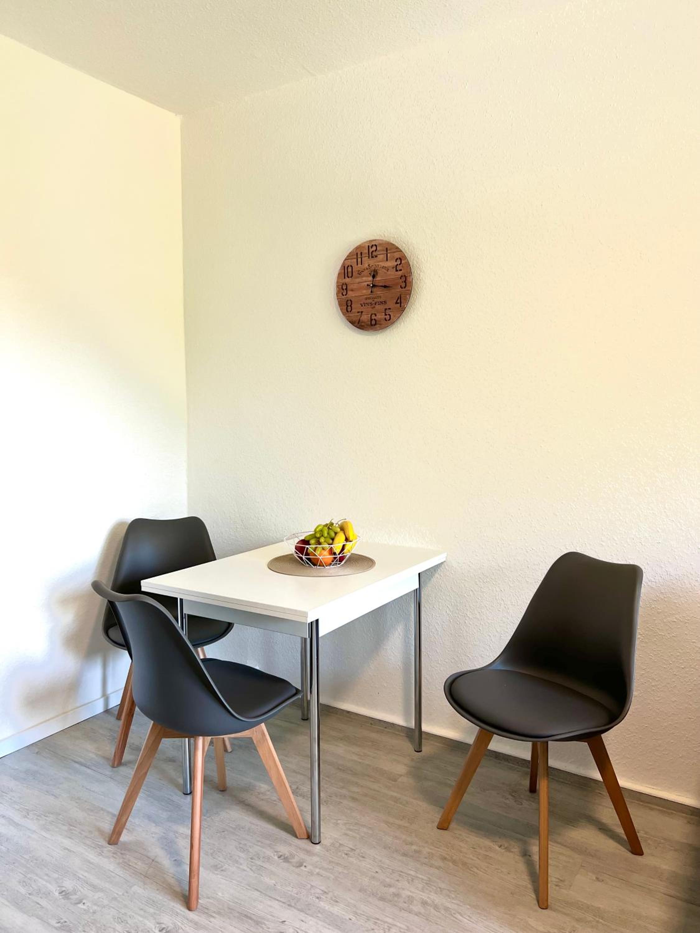 Two-Bedroom Studio Apartment photo 2